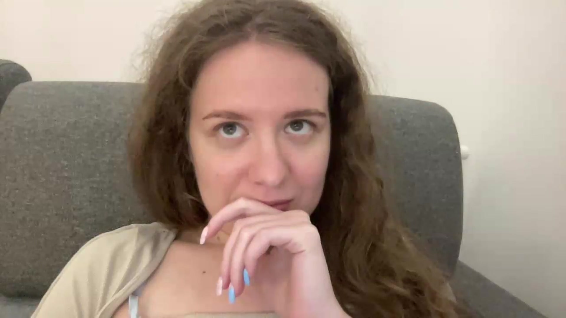 Gallery image thumbnail from BlueFlowerr's myfreecams stream on, 05/19/2026, 24:17 image 13 of 20