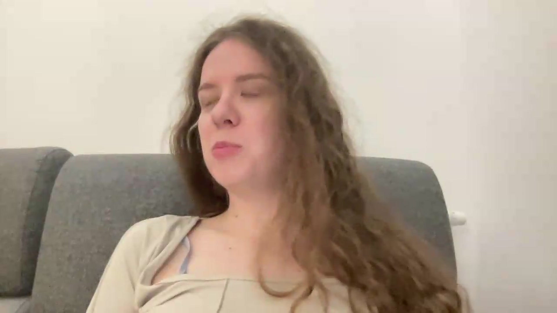 Gallery image thumbnail from BlueFlowerr's myfreecams stream on, 05/19/2026, 24:17 image 3 of 20