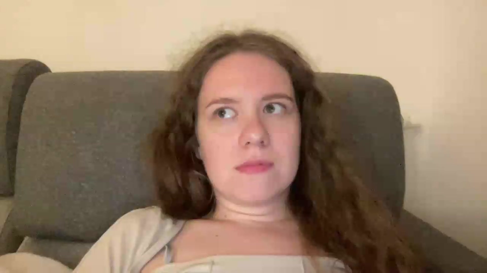Gallery image thumbnail from BlueFlowerr's myfreecams stream on, 05/19/2026, 24:17 image 19 of 20