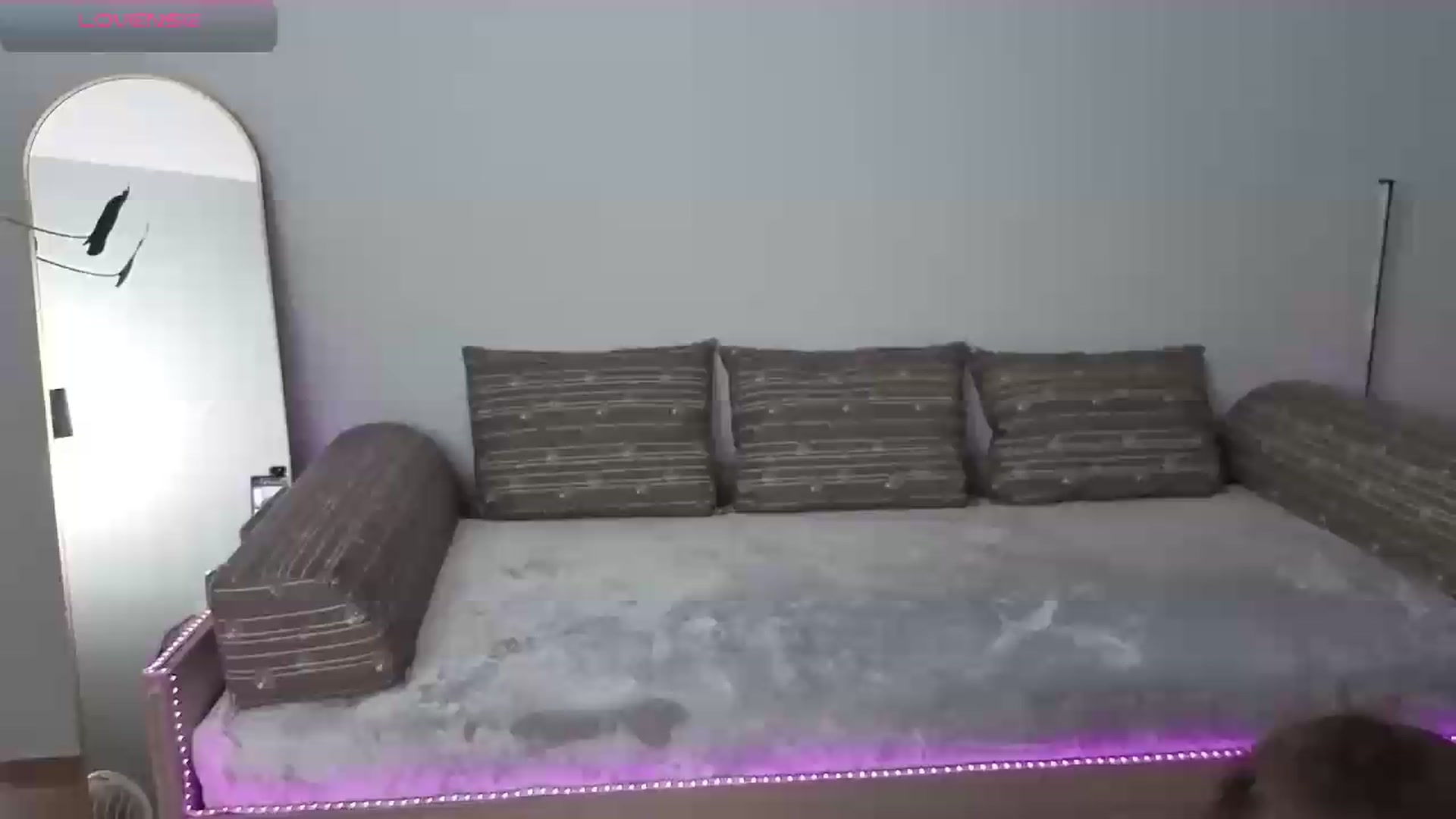 Gallery image thumbnail from BlueFlowerr's myfreecams stream on, 05/21/2026, 18:52 image 16 of 20