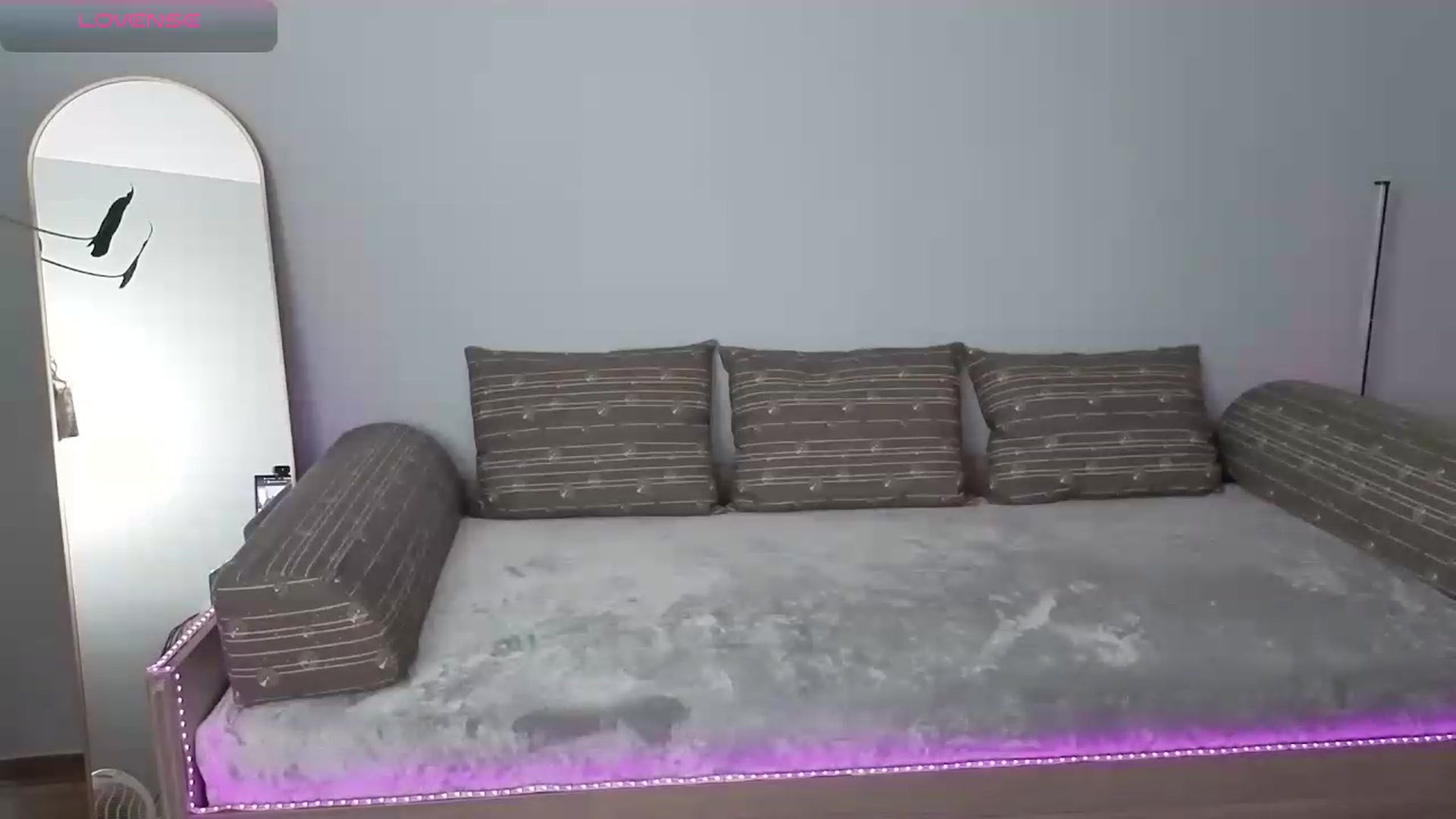 Gallery image thumbnail from BlueFlowerr's myfreecams stream on, 05/21/2026, 18:52 image 15 of 20