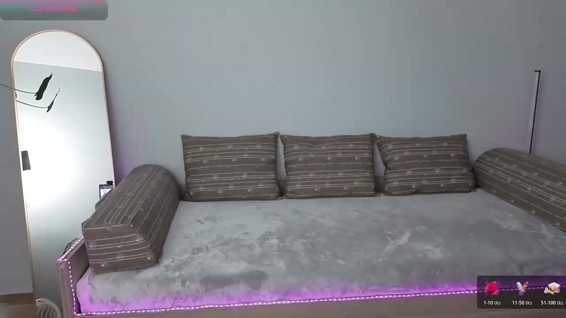 Gallery image thumbnail from BlueFlowerr's myfreecams stream on, 05/21/2026, 18:52 image 5 of 20