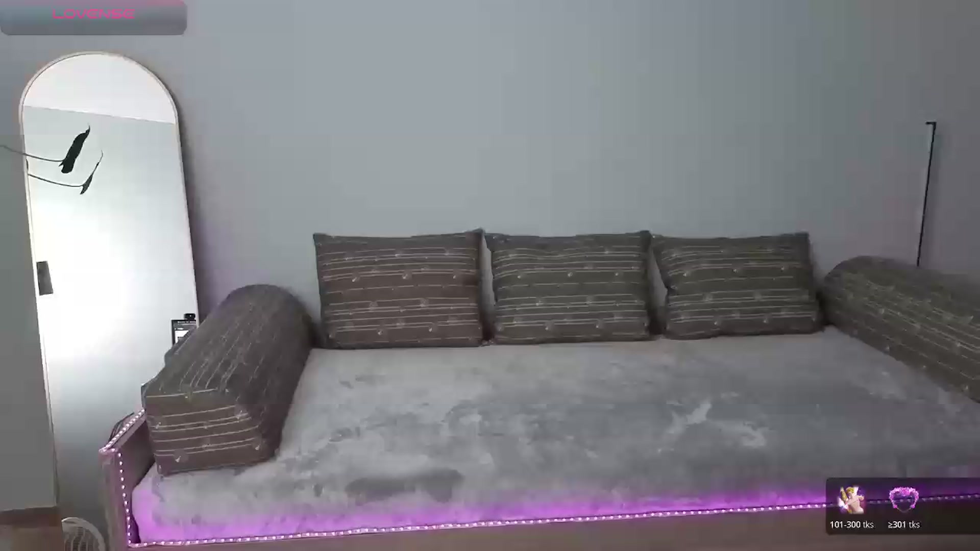 Gallery image thumbnail from BlueFlowerr's myfreecams stream on, 05/21/2026, 18:52 image 9 of 20