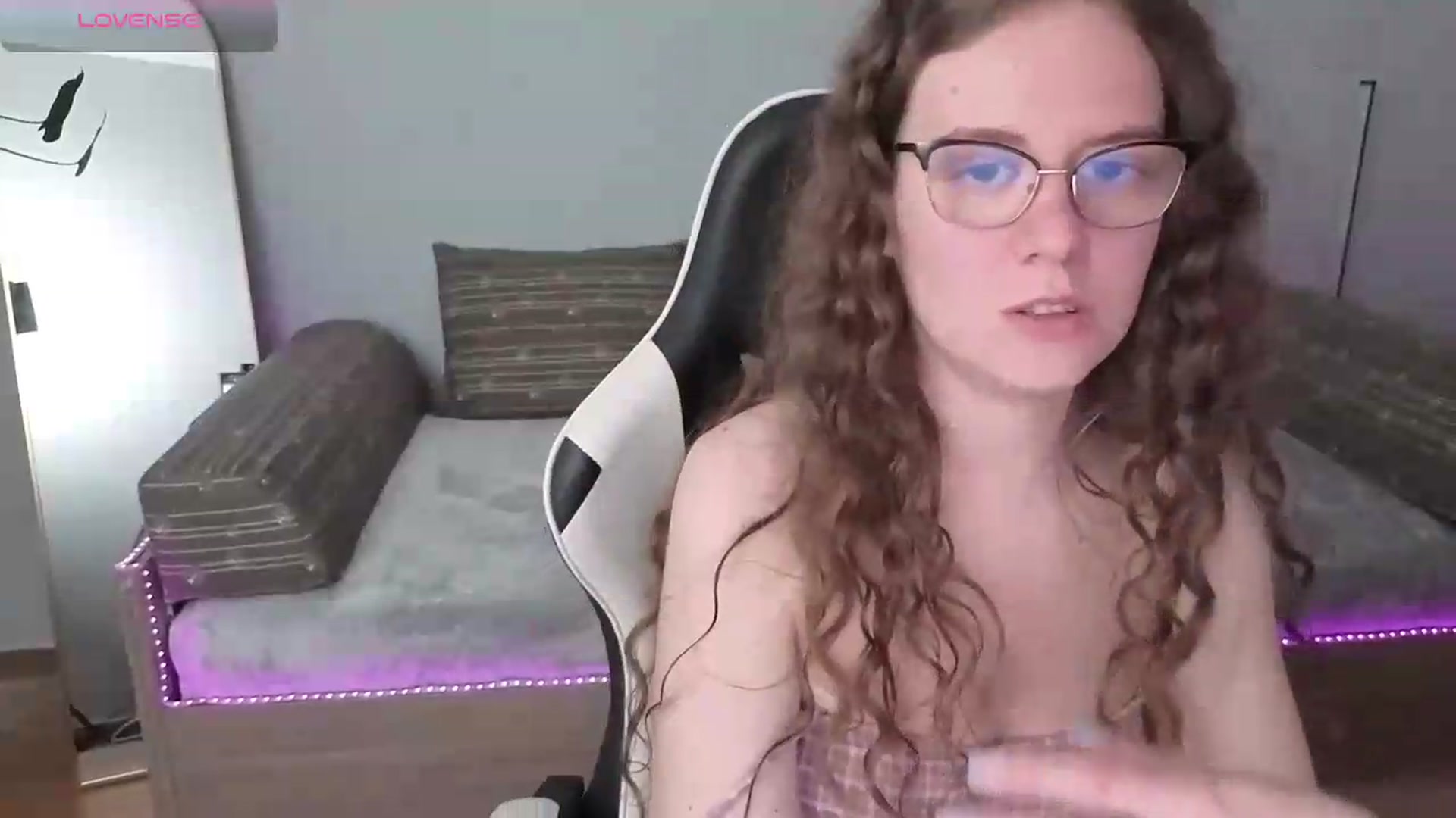Gallery image thumbnail from BlueFlowerr's myfreecams stream on, 05/21/2026, 20:49 image 5 of 20