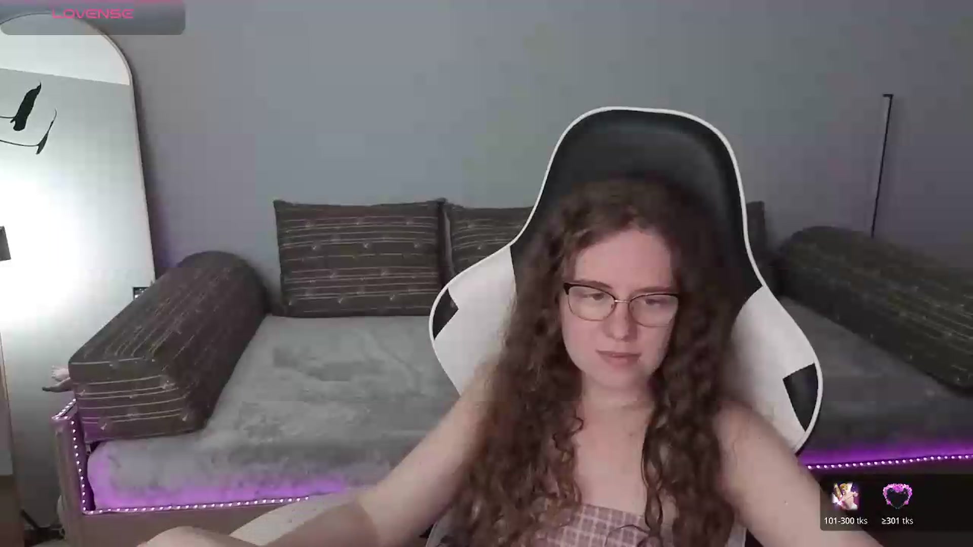 Gallery image thumbnail from BlueFlowerr's myfreecams stream on, 05/21/2026, 22:13 image 6 of 20