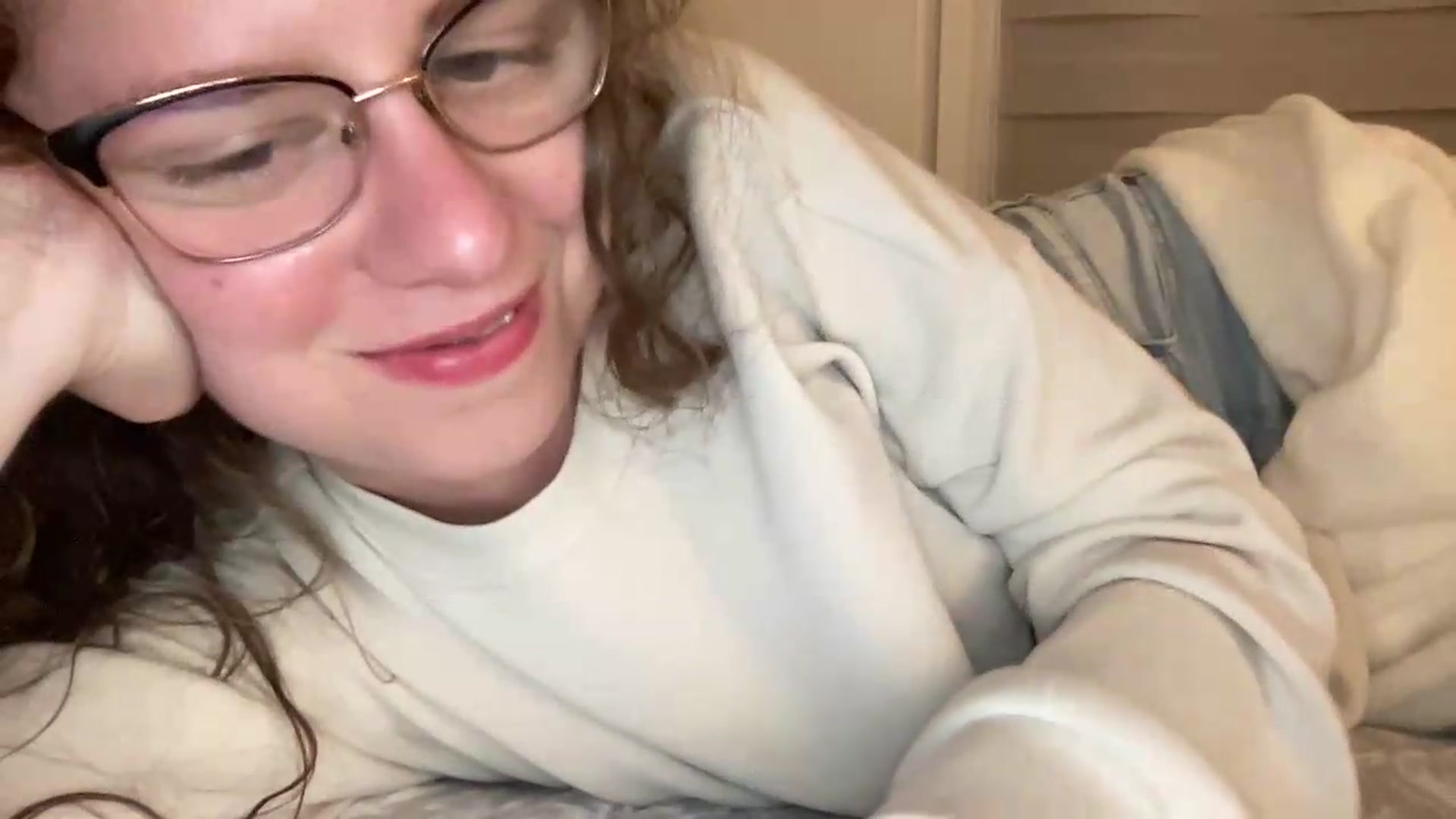 Gallery image thumbnail from BlueFlowerr's myfreecams stream on, 05/22/2026, 24:42 image 17 of 20