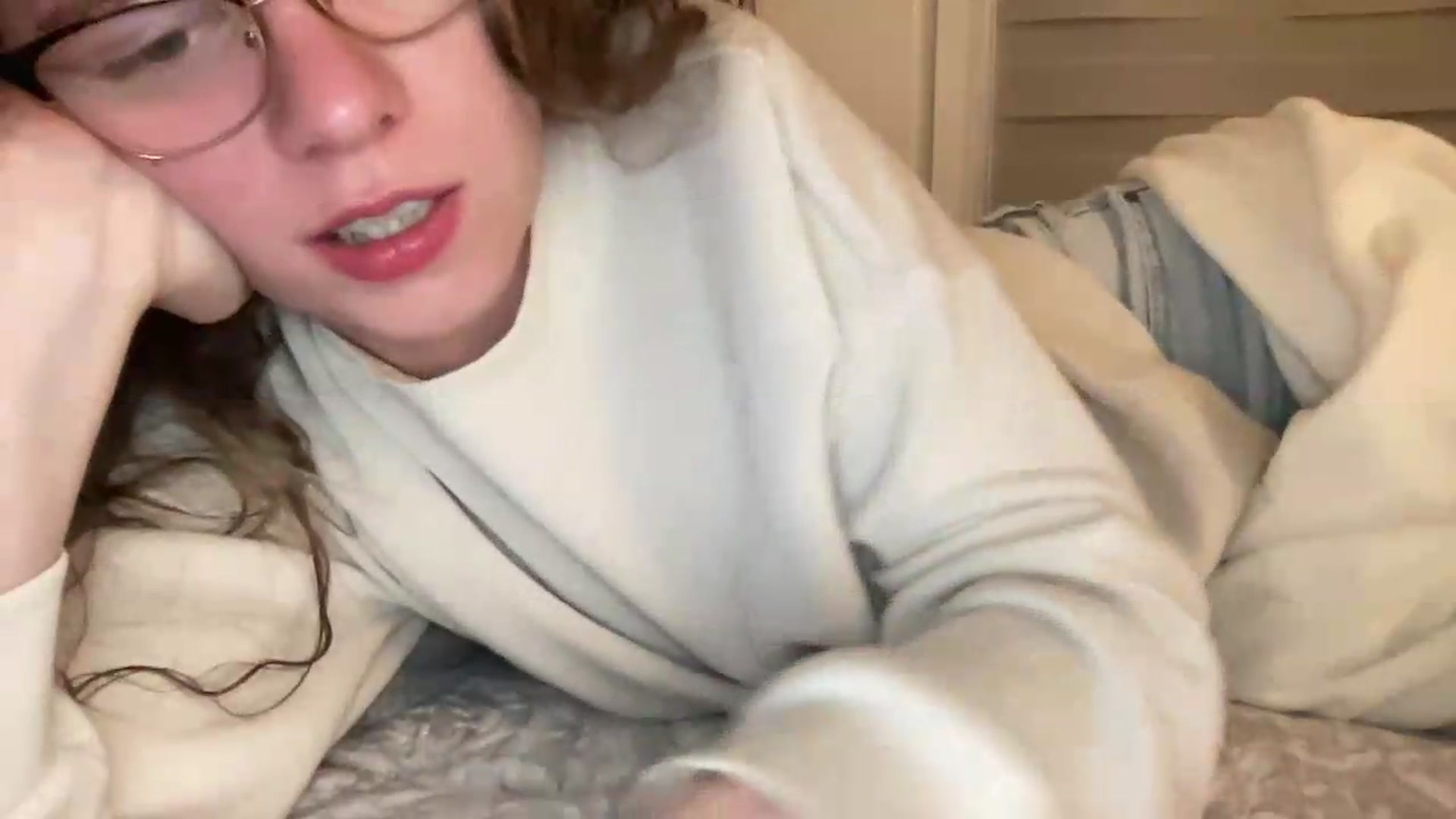 Gallery image thumbnail from BlueFlowerr's myfreecams stream on, 05/22/2026, 24:42 image 15 of 20