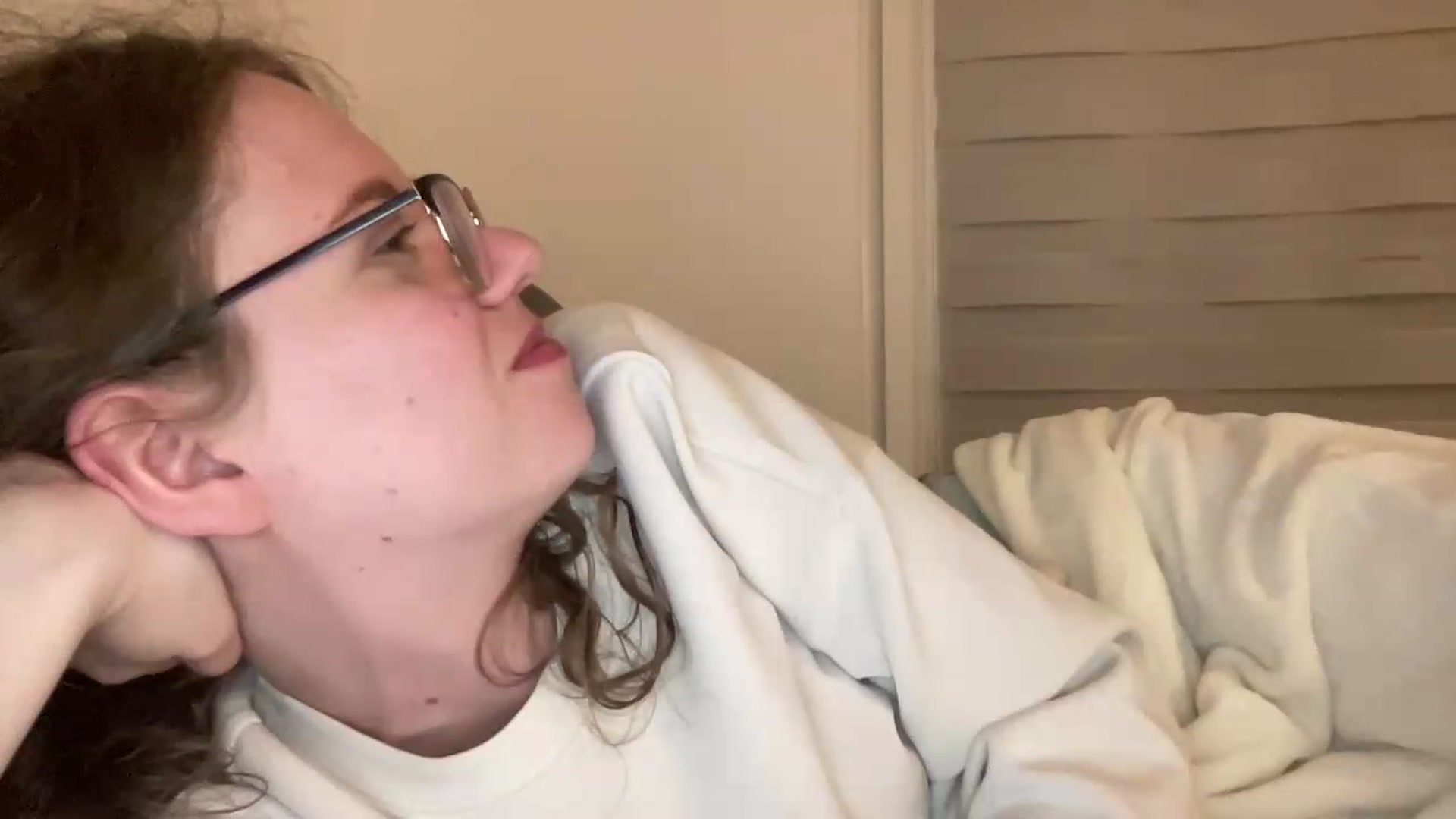Gallery image thumbnail from BlueFlowerr's myfreecams stream on, 05/22/2026, 24:42 image 7 of 20