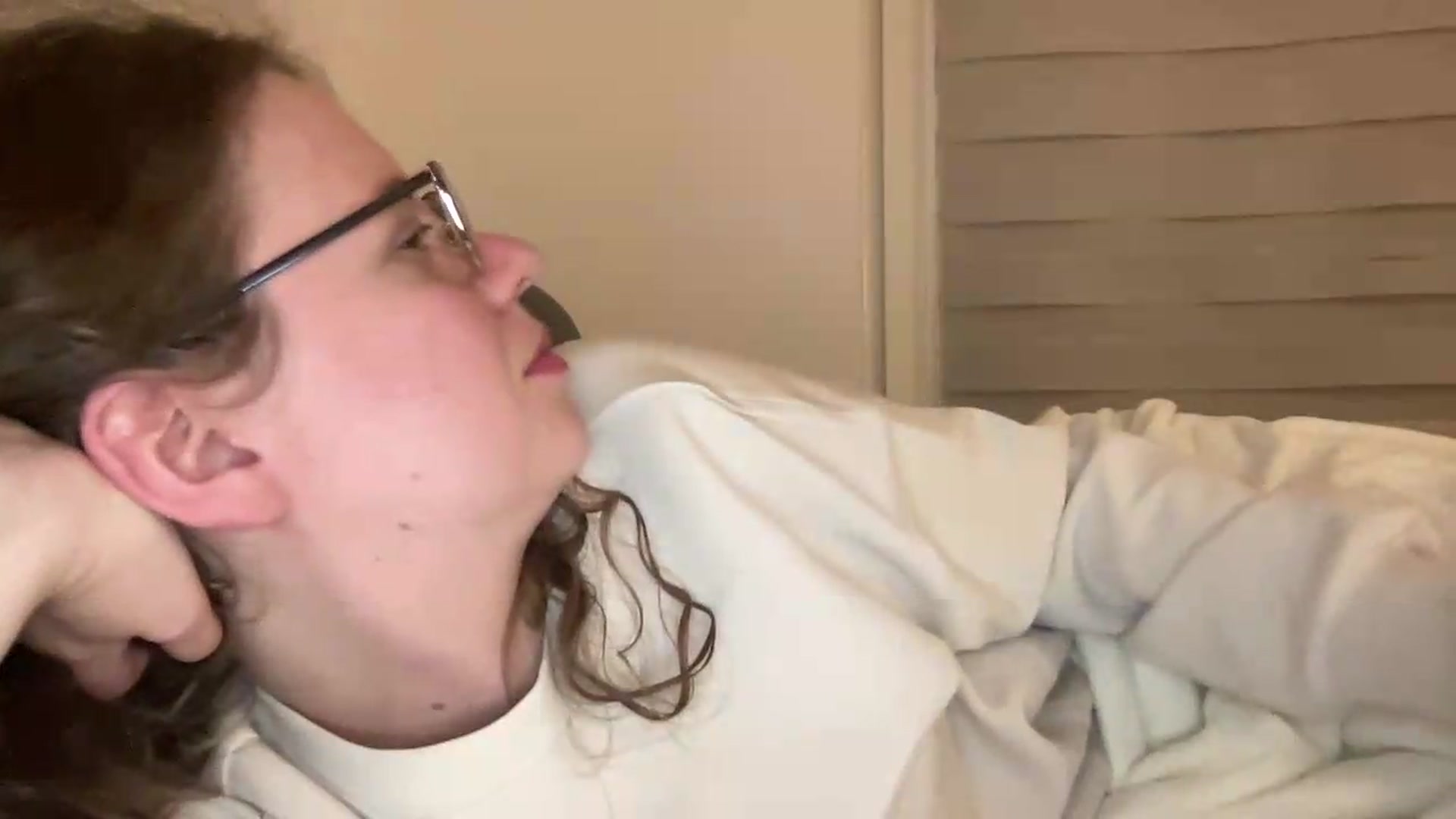 Gallery image thumbnail from BlueFlowerr's myfreecams stream on, 05/22/2026, 24:42 image 9 of 20