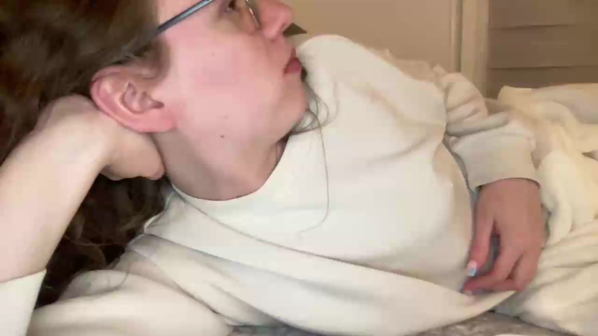 Gallery image thumbnail from BlueFlowerr's myfreecams stream on, 05/22/2026, 24:42 image 2 of 20