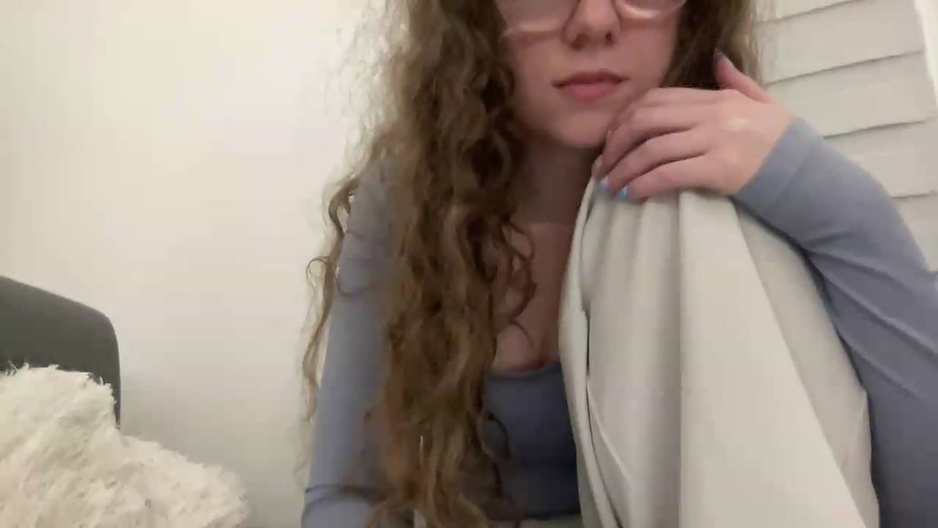 Gallery image thumbnail from BlueFlowerr's myfreecams stream on, 05/22/2026, 21:04 image 7 of 20