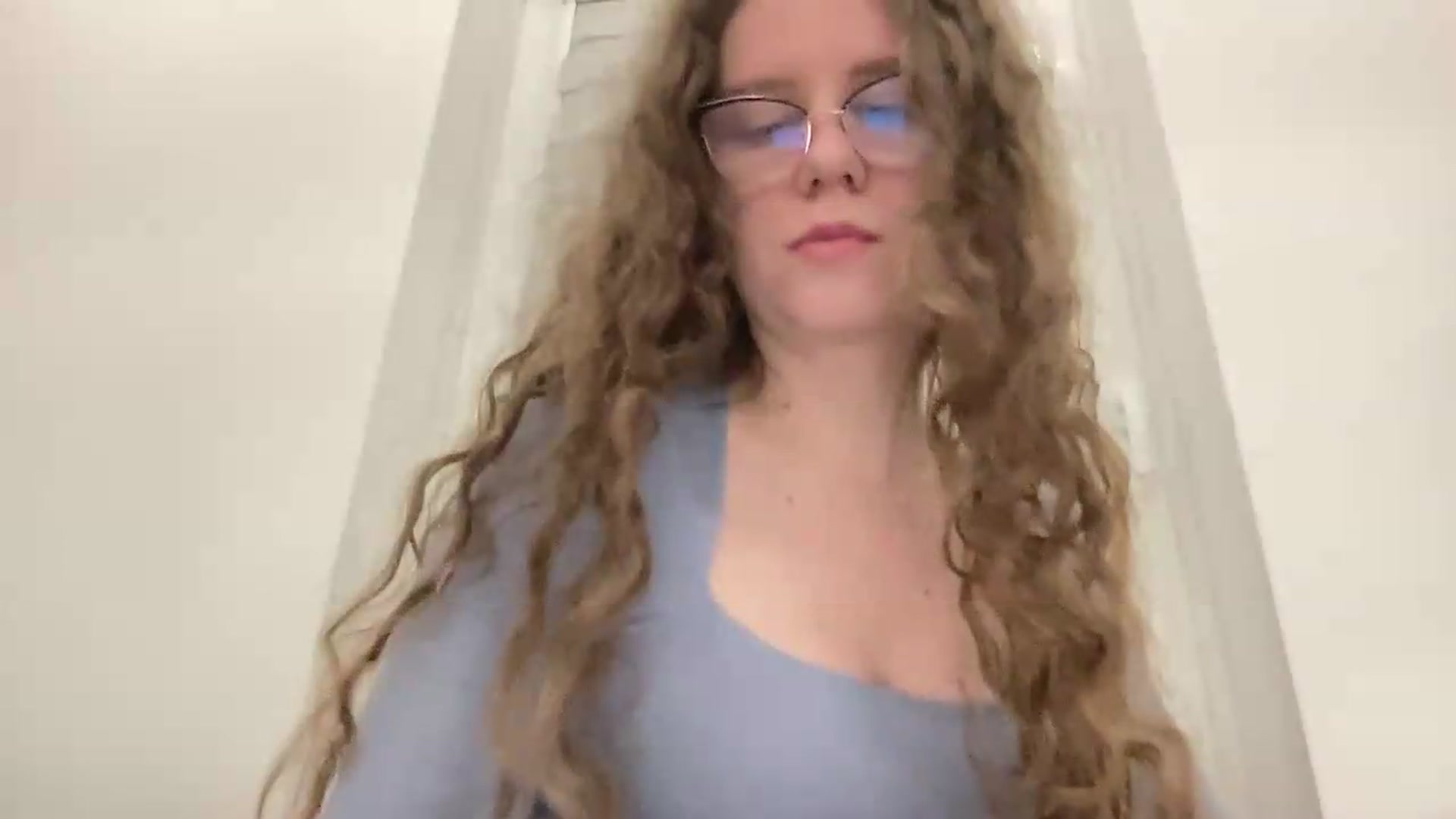 Gallery image thumbnail from BlueFlowerr's myfreecams stream on, 05/22/2026, 21:04 image 10 of 20
