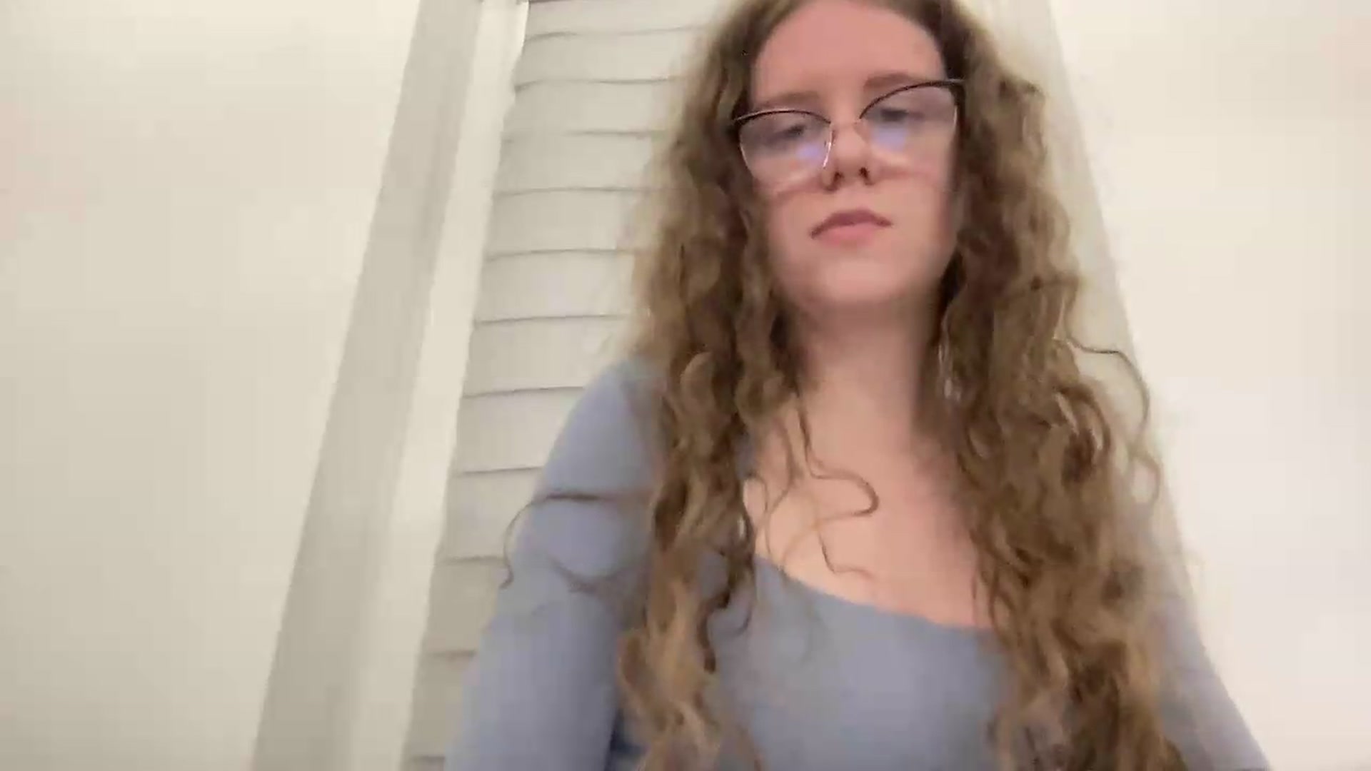 Gallery image thumbnail from BlueFlowerr's myfreecams stream on, 05/22/2026, 21:04 image 15 of 20