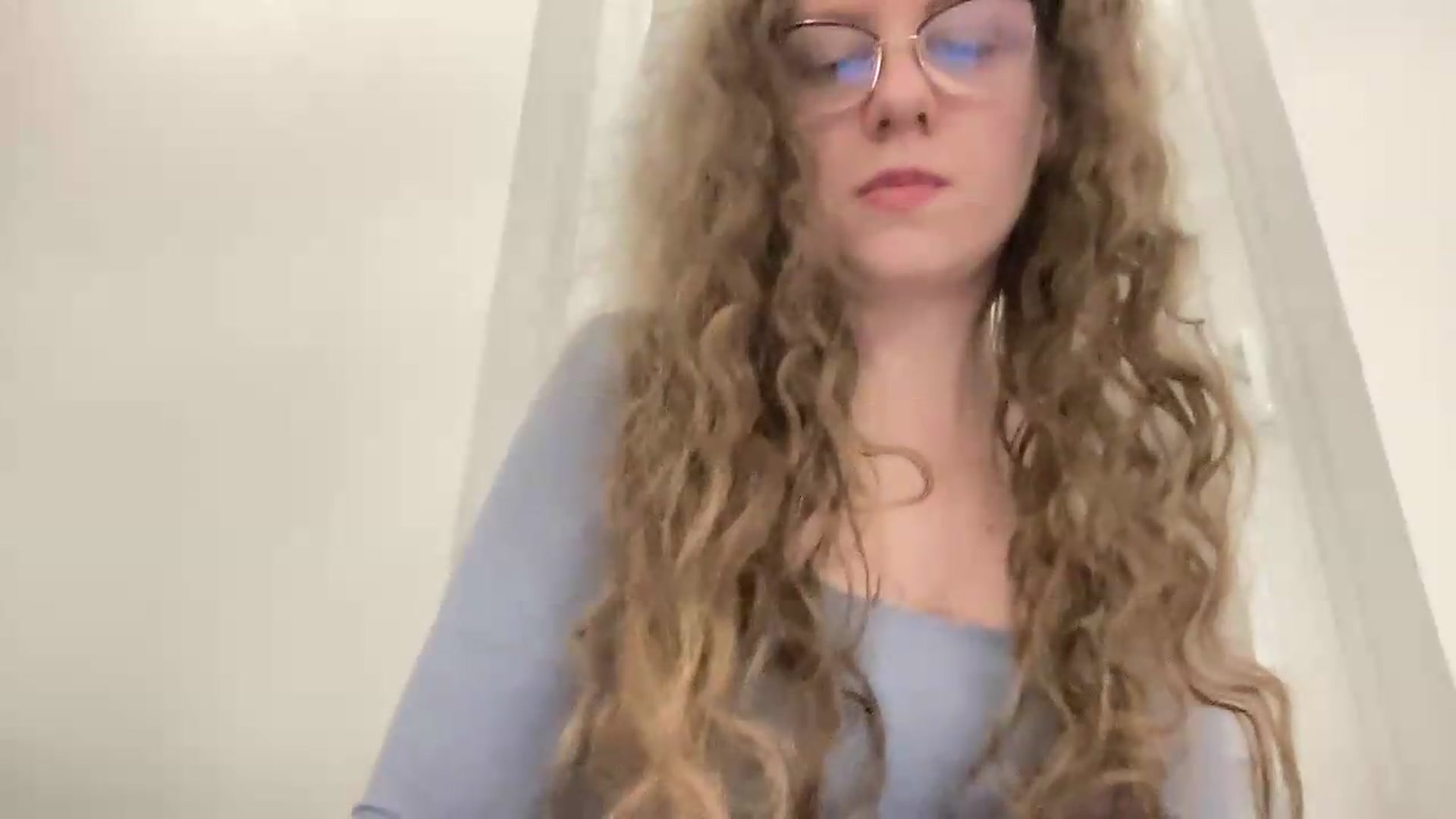 Gallery image thumbnail from BlueFlowerr's myfreecams stream on, 05/22/2026, 21:04 image 12 of 20