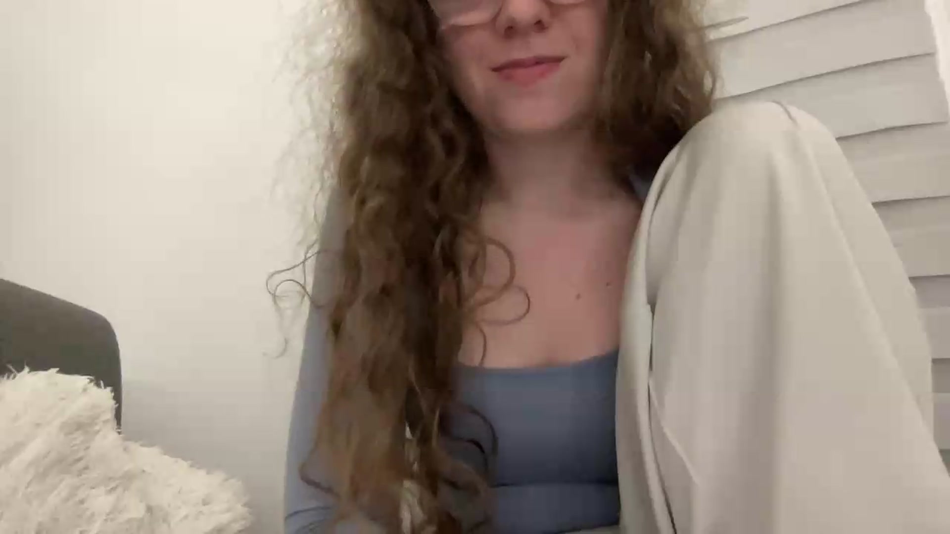 Gallery image thumbnail from BlueFlowerr's myfreecams stream on, 05/22/2026, 21:04 image 8 of 20