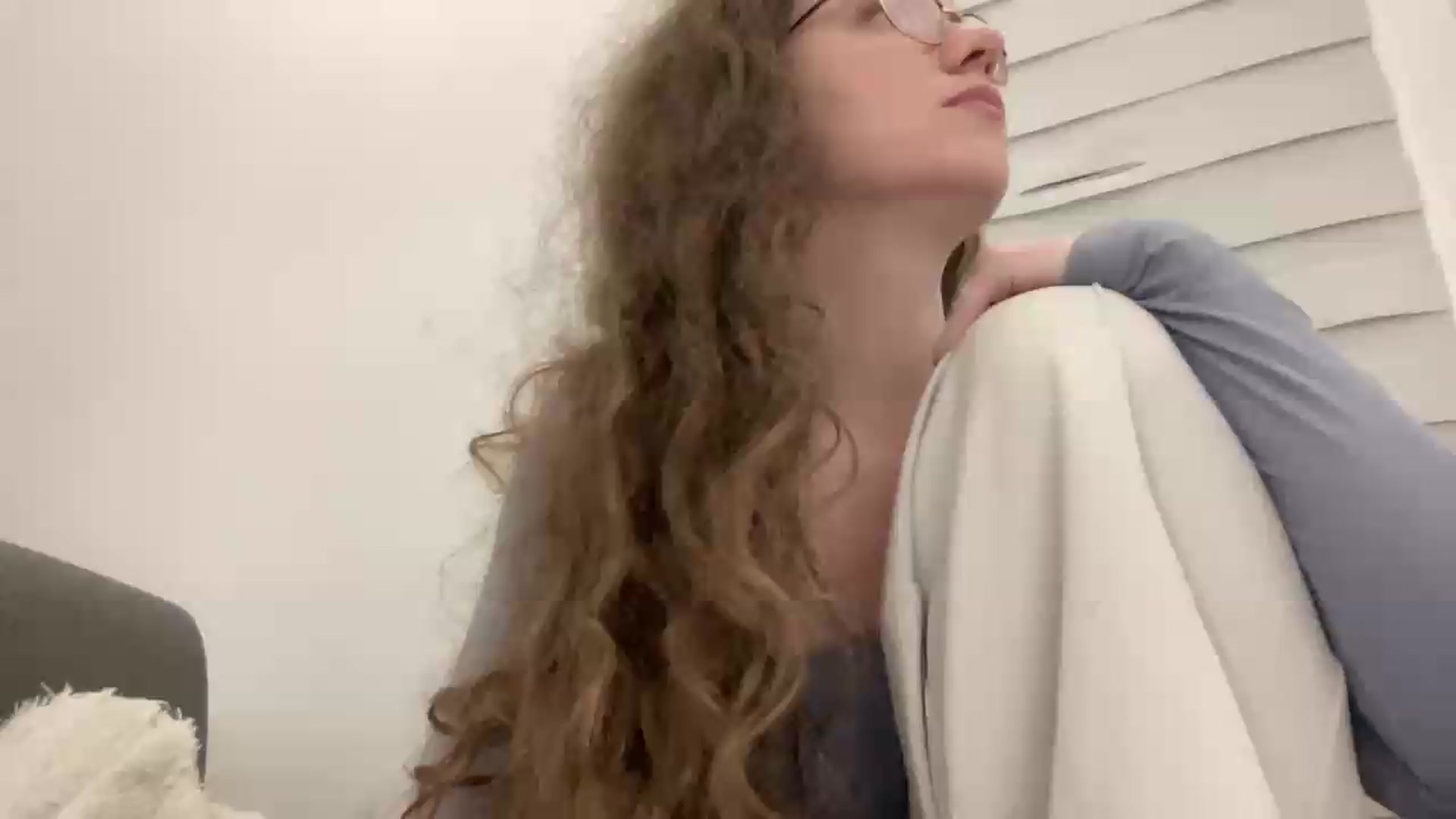 Gallery image thumbnail from BlueFlowerr's myfreecams stream on, 05/22/2026, 21:04 image 1 of 20
