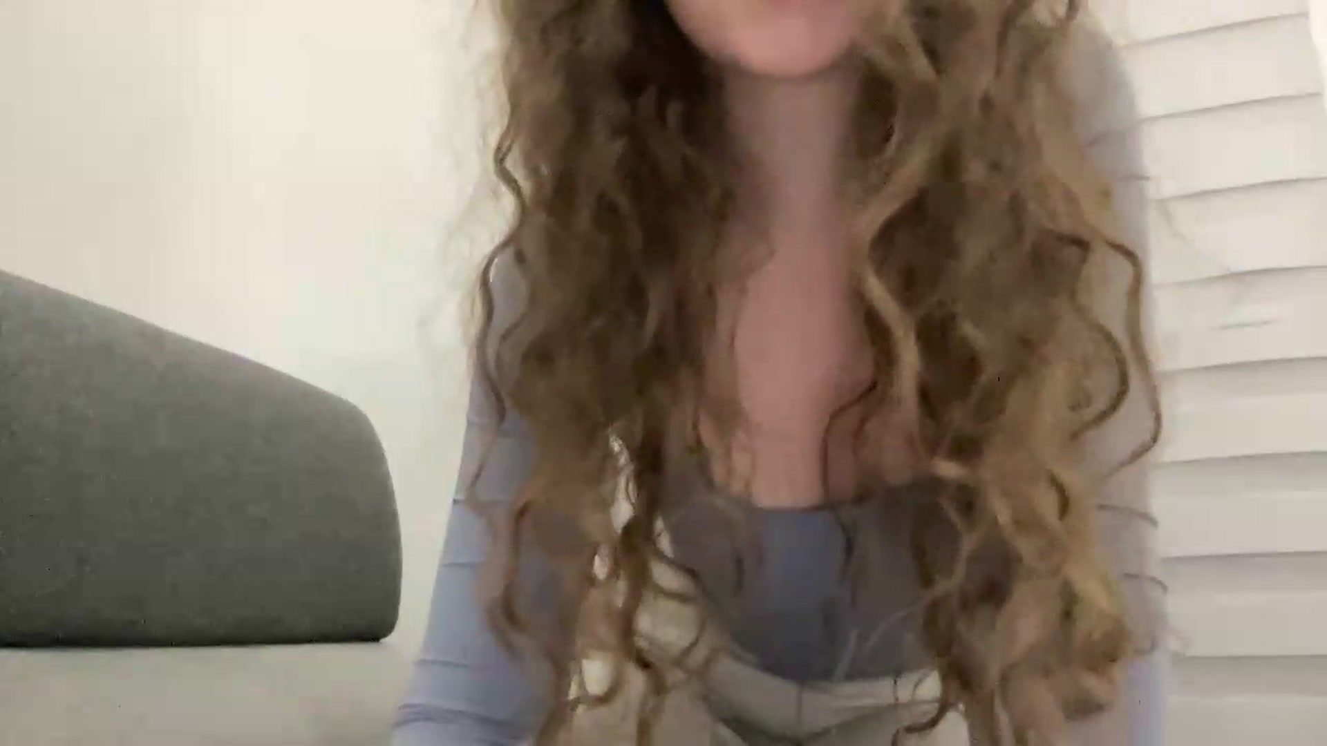 Gallery image thumbnail from BlueFlowerr's myfreecams stream on, 05/22/2026, 23:38 image 15 of 20
