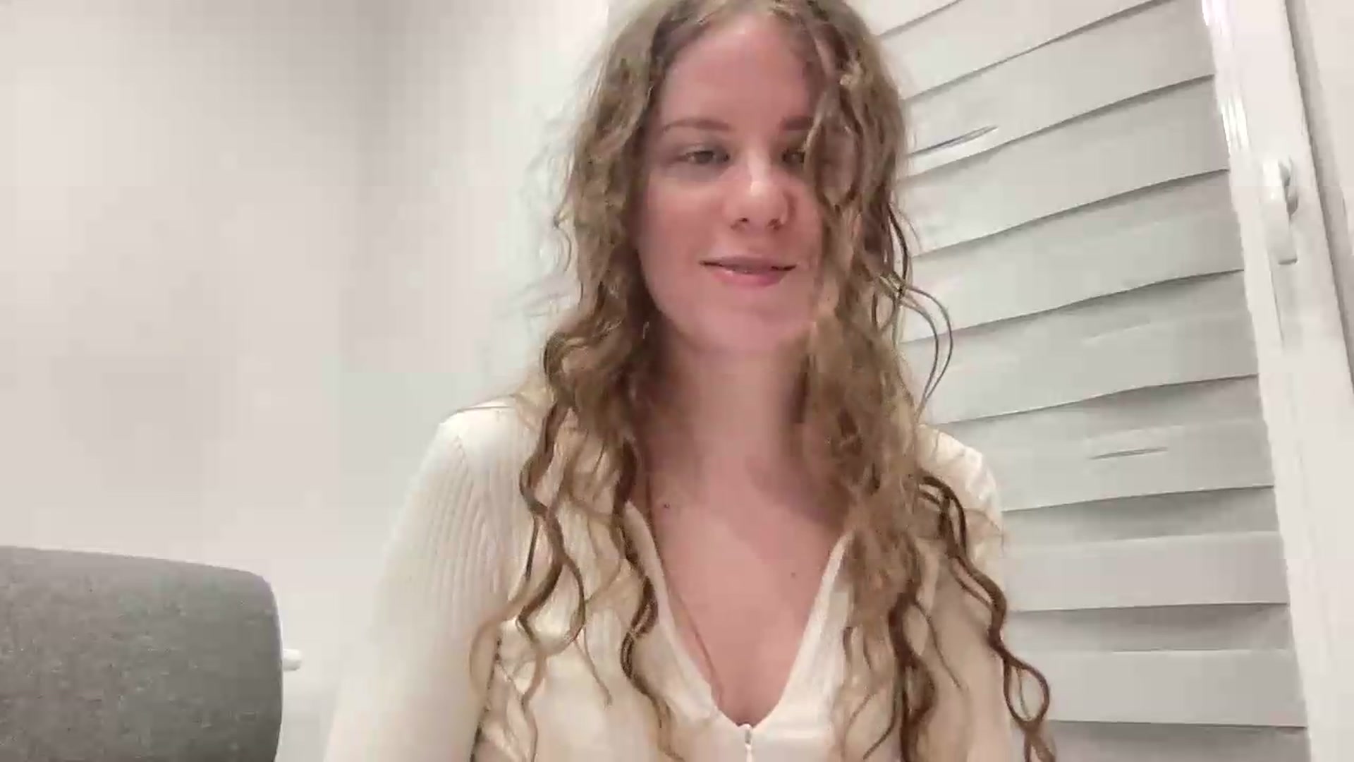 Gallery image thumbnail from BlueFlowerr's myfreecams stream on, 05/23/2026, 19:31 image 11 of 20