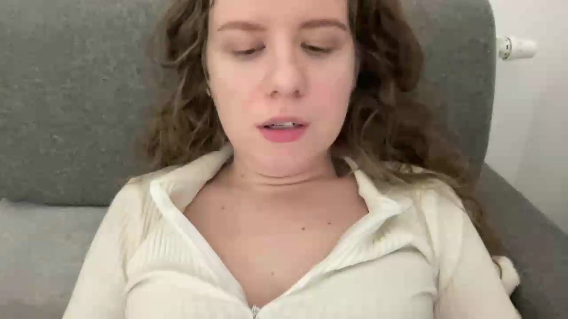 Gallery image thumbnail from BlueFlowerr's myfreecams stream on, 05/24/2026, 01:56 image 11 of 20