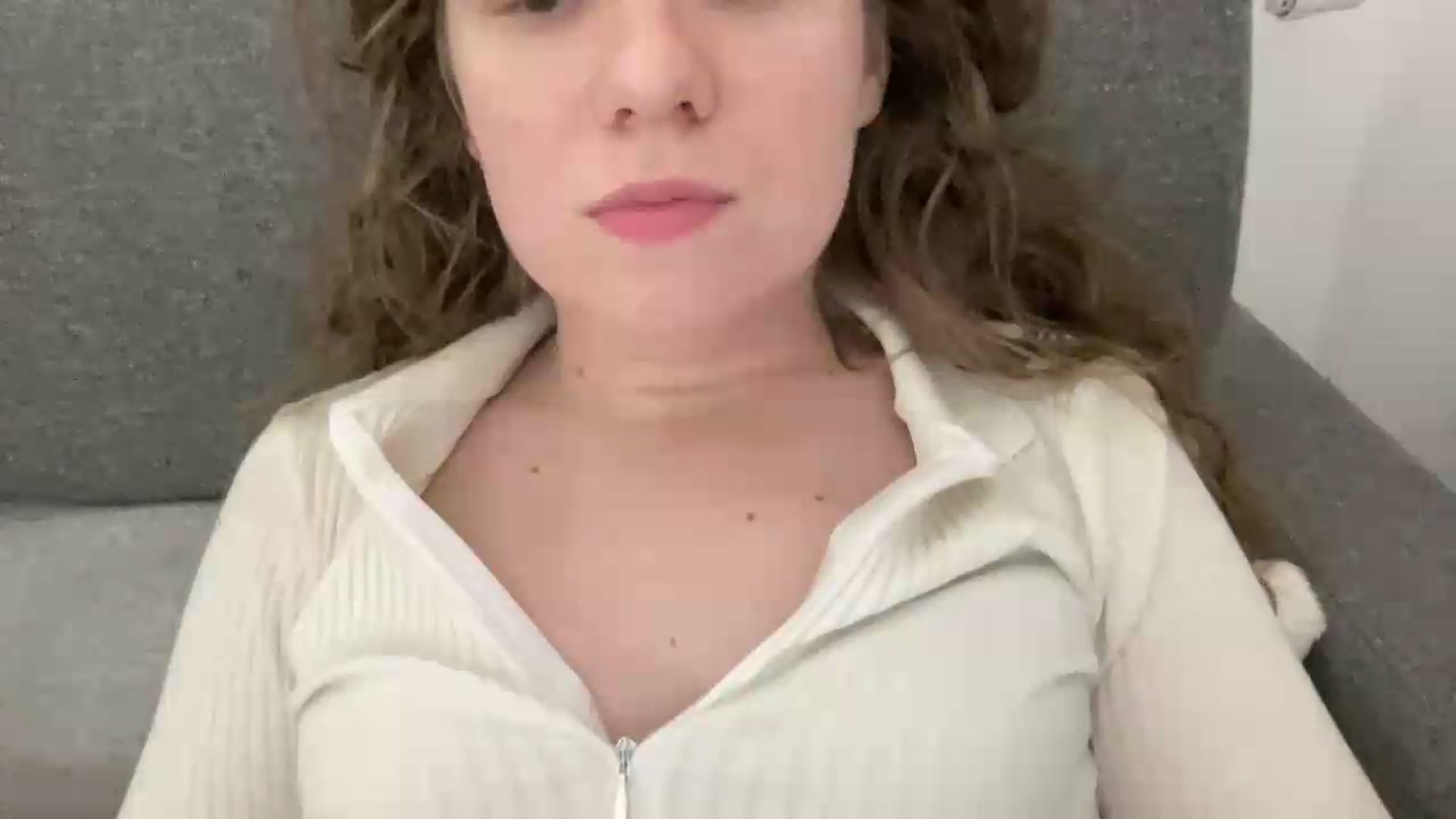 Gallery image thumbnail from BlueFlowerr's myfreecams stream on, 05/24/2026, 01:56 image 9 of 20