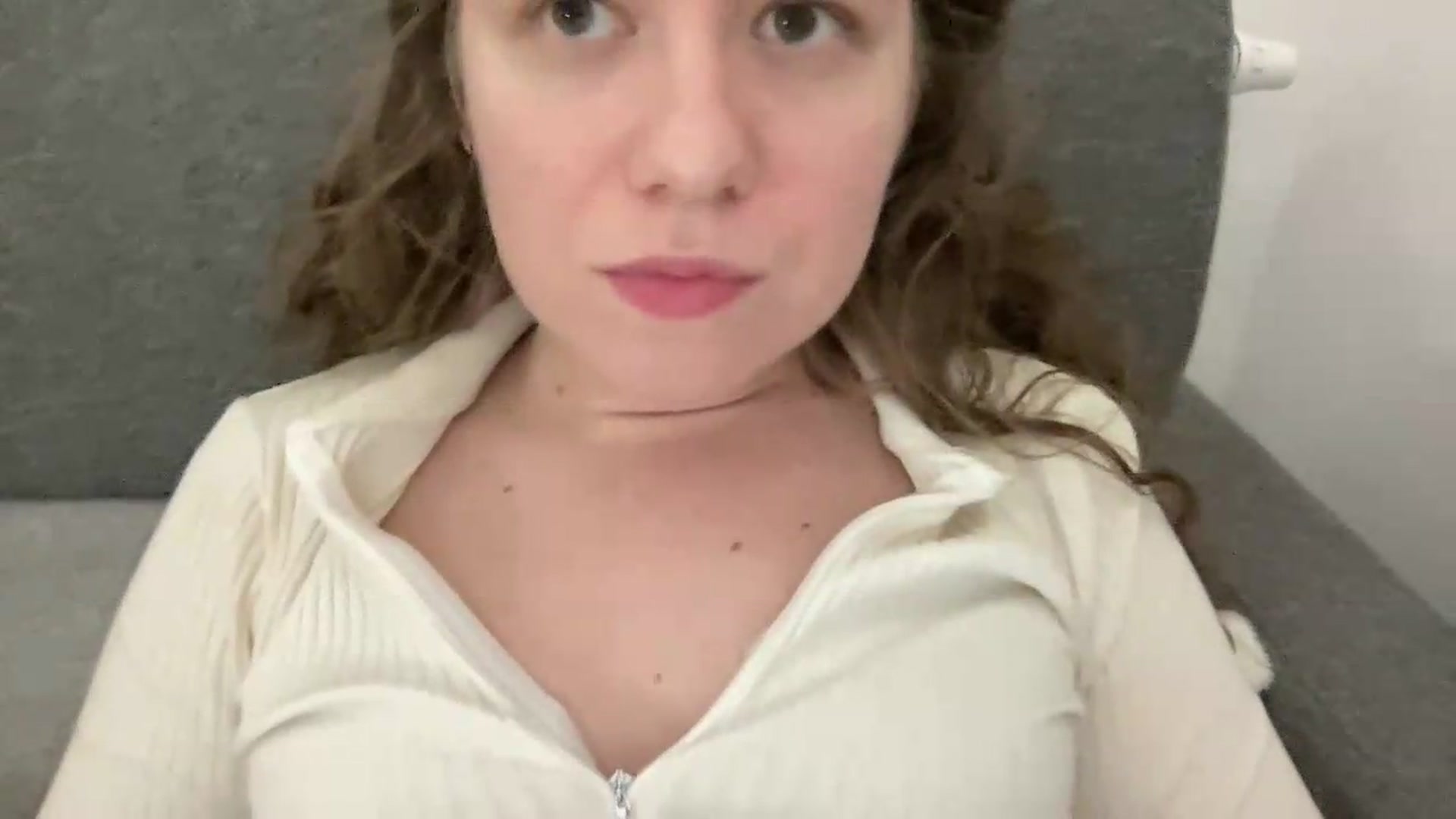 Gallery image thumbnail from BlueFlowerr's myfreecams stream on, 05/24/2026, 01:56 image 6 of 20