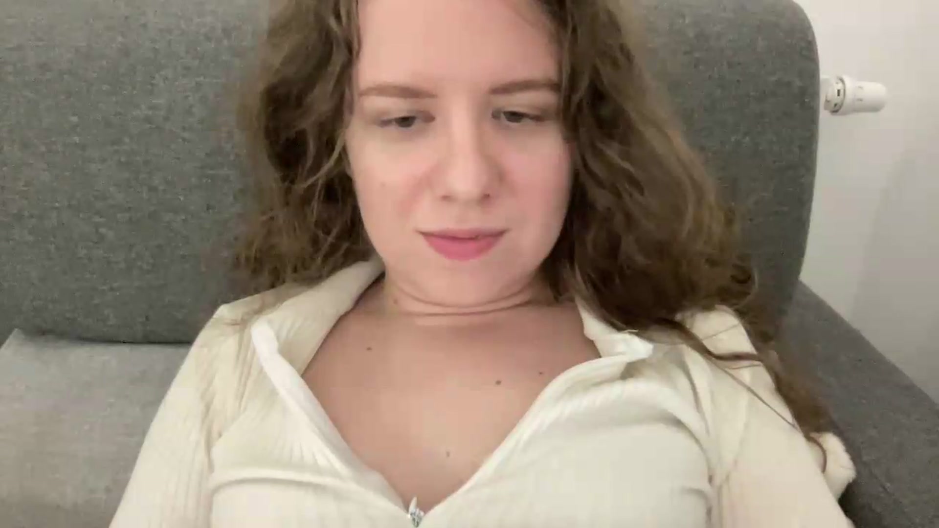 Gallery image thumbnail from BlueFlowerr's myfreecams stream on, 05/24/2026, 01:56 image 18 of 20