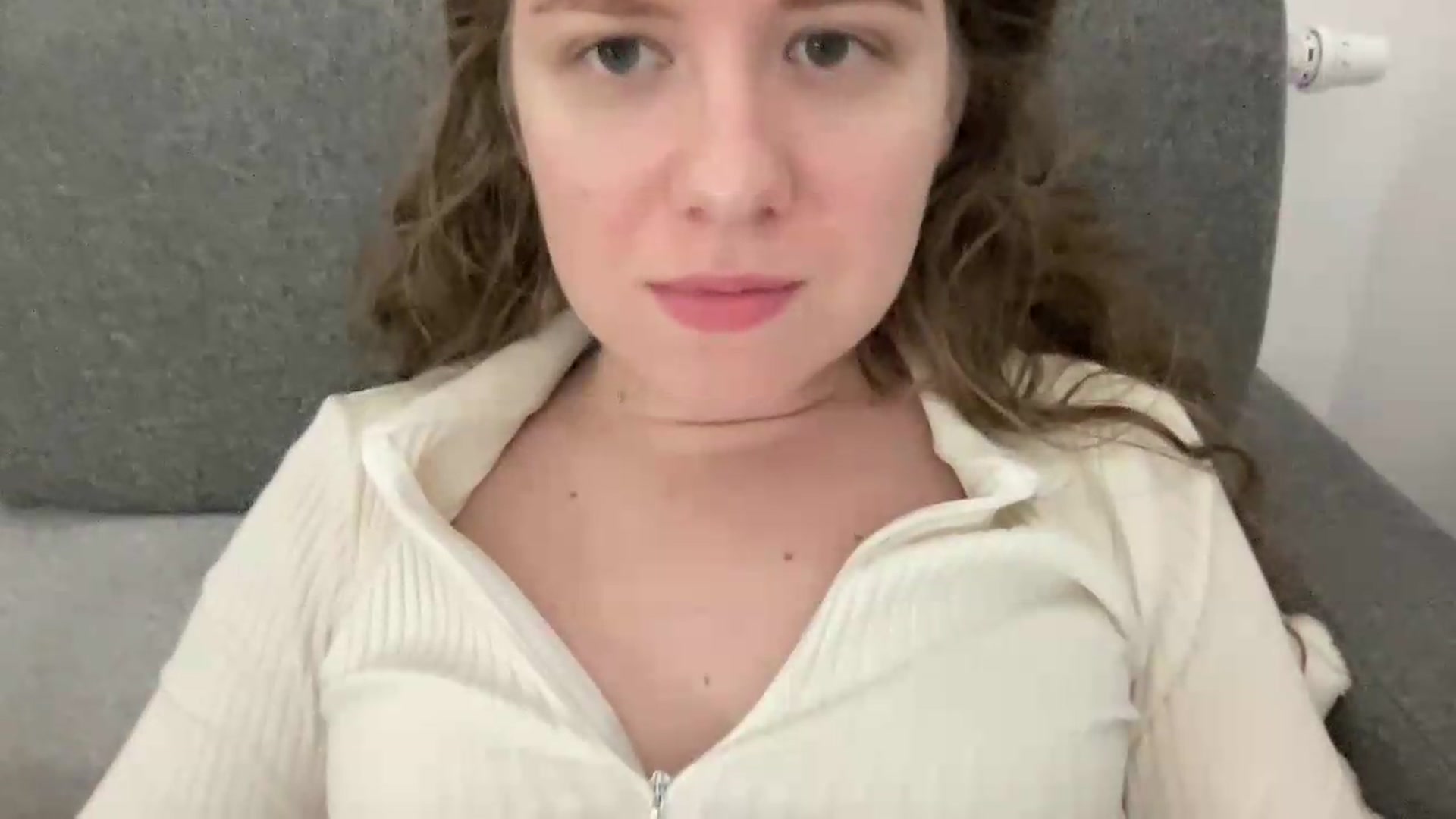 Gallery image thumbnail from BlueFlowerr's myfreecams stream on, 05/24/2026, 01:56 image 2 of 20