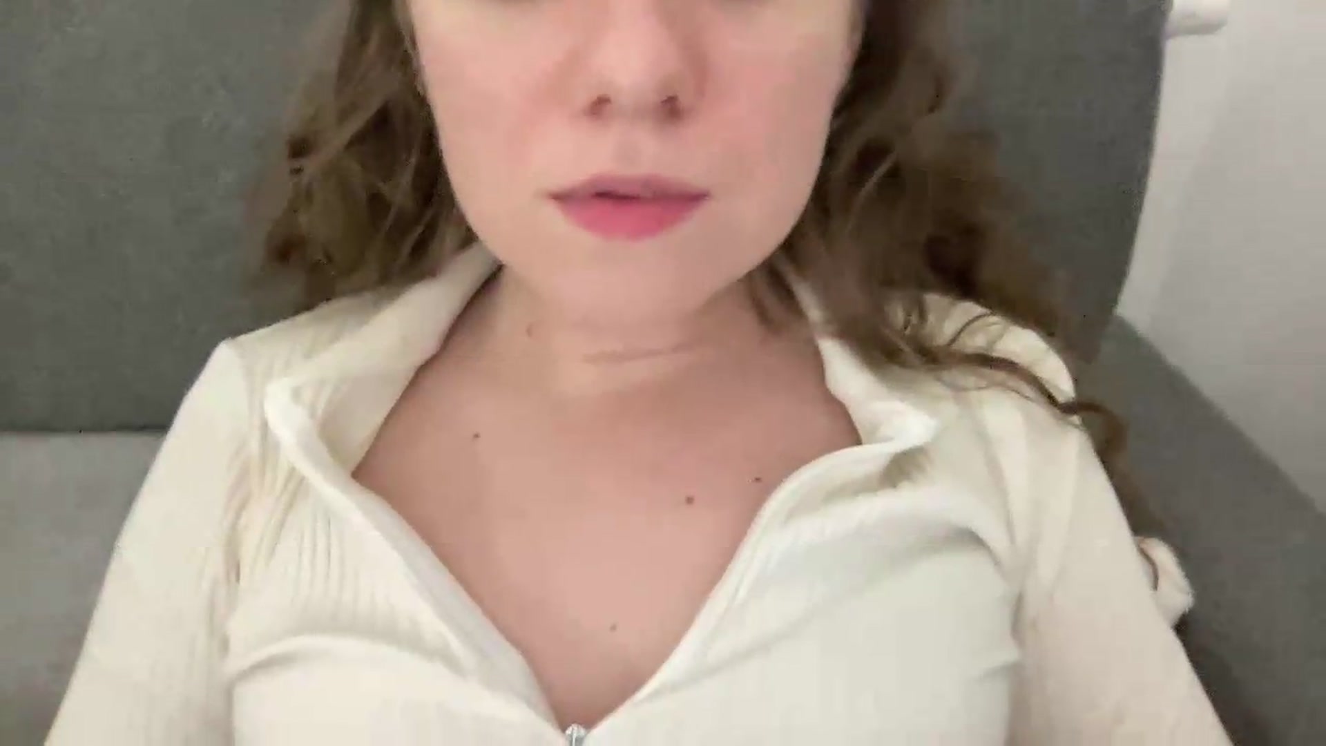 Gallery image thumbnail from BlueFlowerr's myfreecams stream on, 05/24/2026, 01:56 image 5 of 20