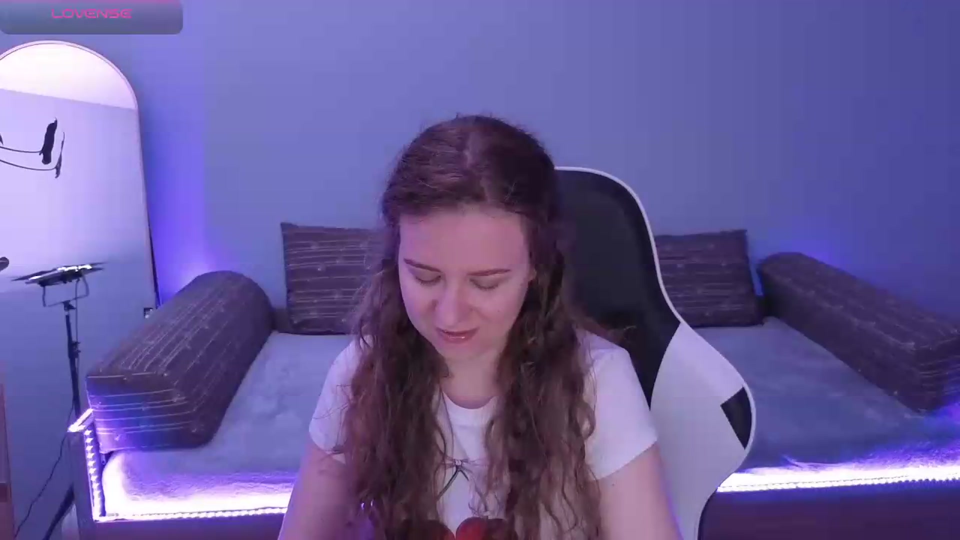 Gallery image thumbnail from BlueFlowerr's myfreecams stream on, 05/24/2026, 18:57 image 14 of 20