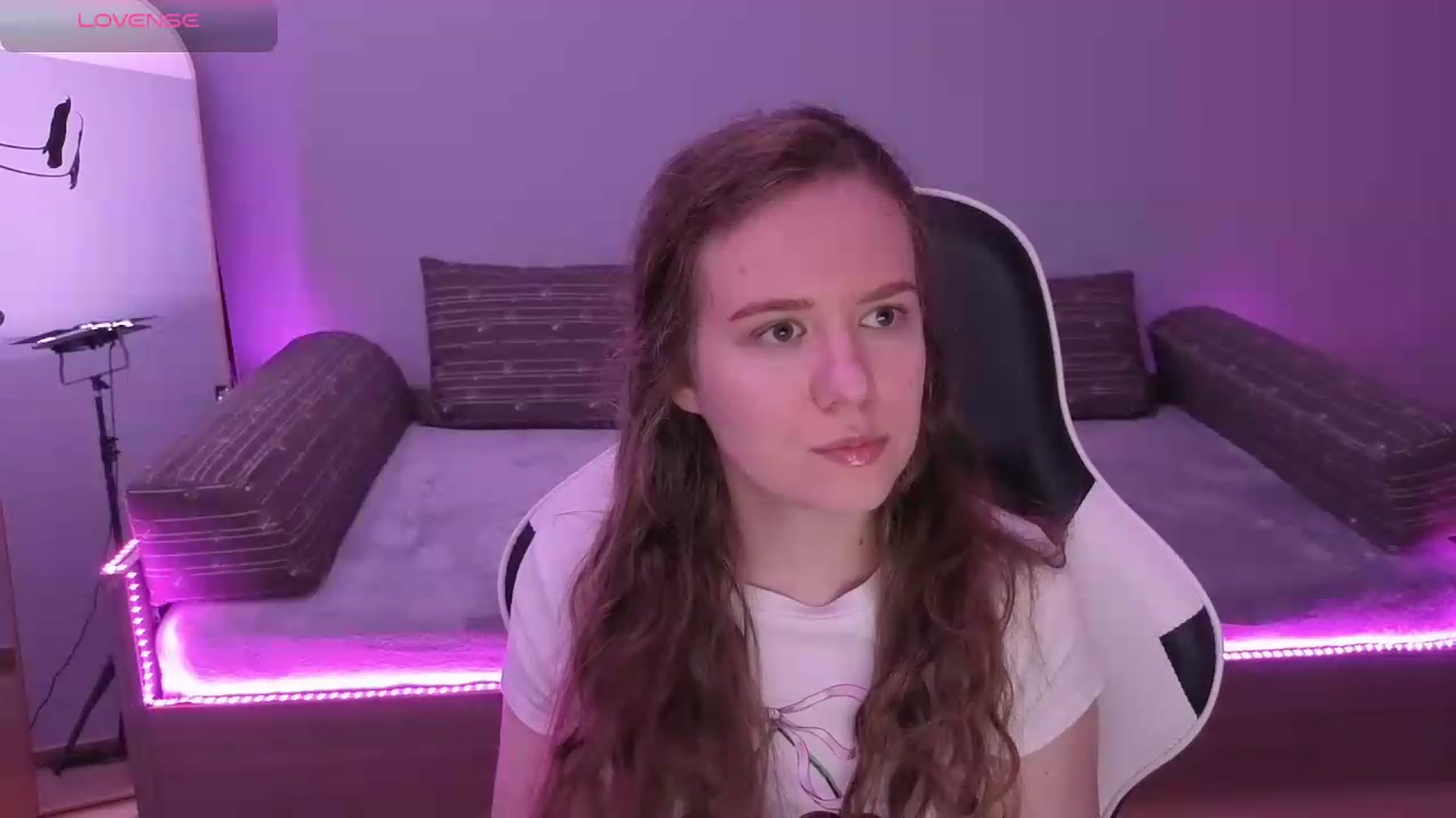Gallery image thumbnail from BlueFlowerr's myfreecams stream on, 05/24/2026, 18:57 image 2 of 20