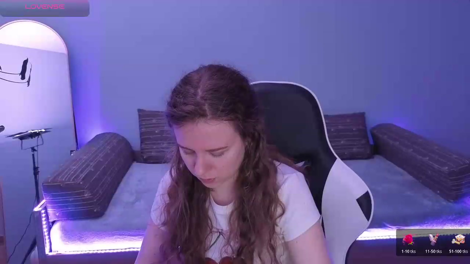 Gallery image thumbnail from BlueFlowerr's myfreecams stream on, 05/24/2026, 18:57 image 15 of 20