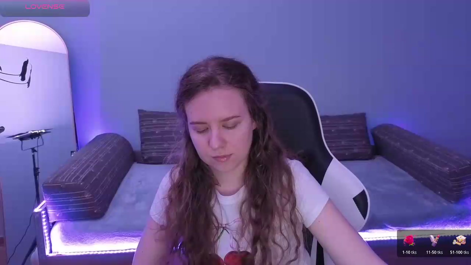 Gallery image thumbnail from BlueFlowerr's myfreecams stream on, 05/24/2026, 18:57 image 13 of 20