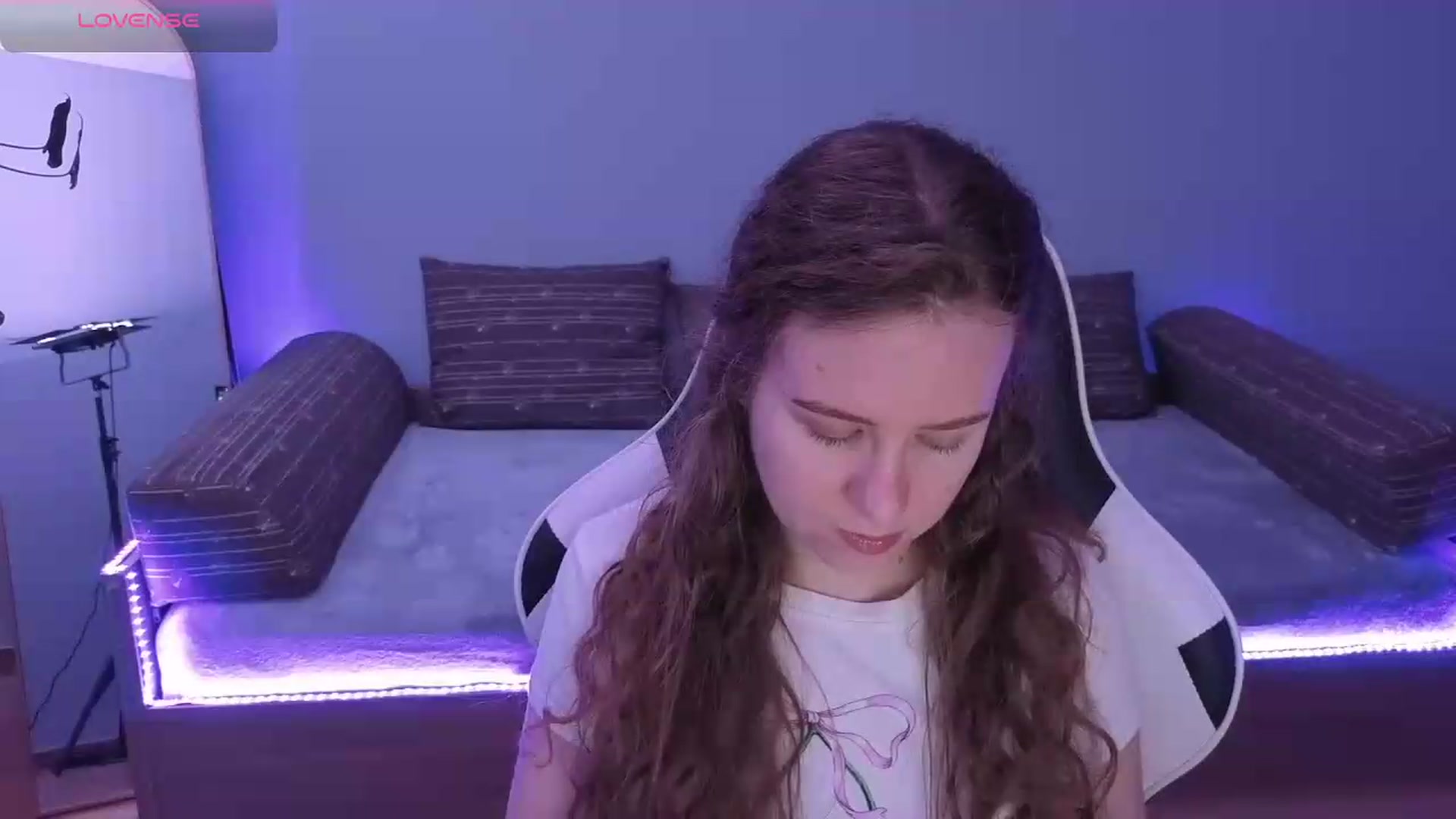 Gallery image thumbnail from BlueFlowerr's myfreecams stream on, 05/24/2026, 18:57 image 4 of 20