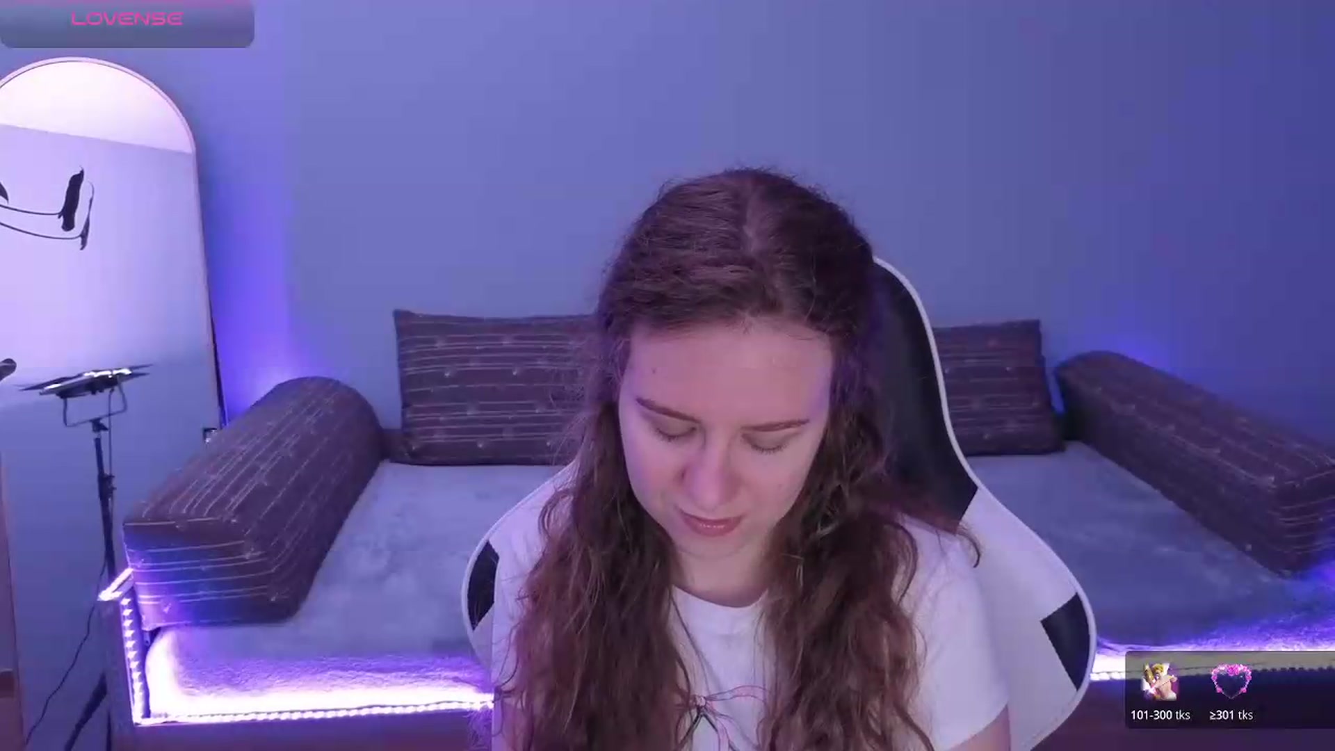 Gallery image thumbnail from BlueFlowerr's myfreecams stream on, 05/24/2026, 18:57 image 9 of 20