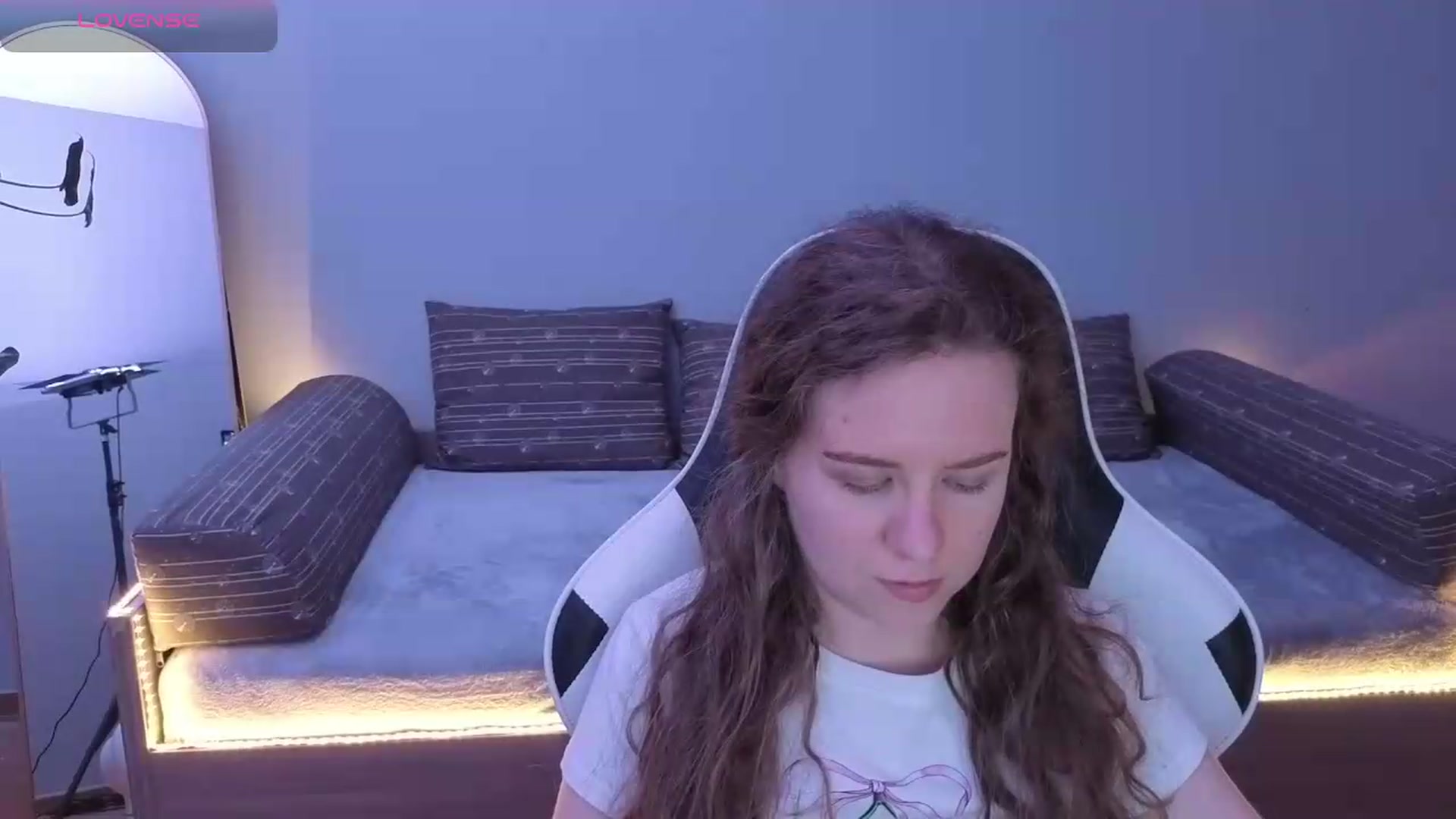 Gallery image thumbnail from BlueFlowerr's myfreecams stream on, 05/24/2026, 21:13 image 3 of 20