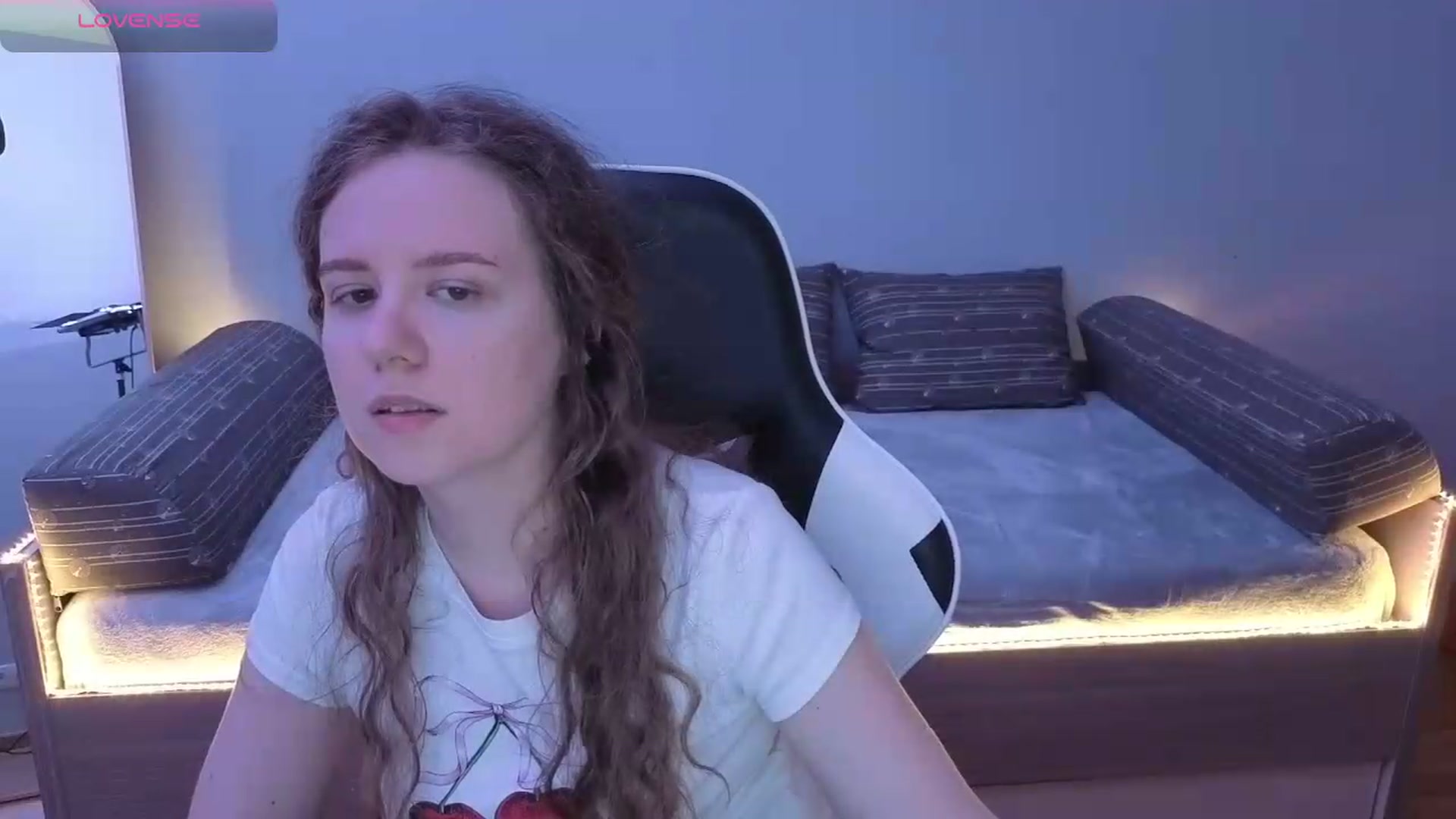 Gallery image thumbnail from BlueFlowerr's myfreecams stream on, 05/24/2026, 21:13 image 19 of 20