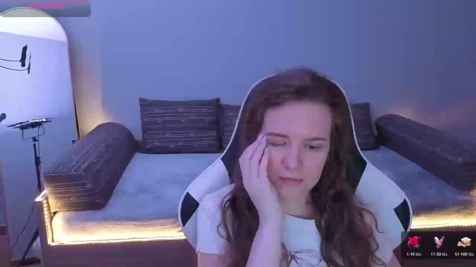 Gallery image thumbnail from BlueFlowerr's myfreecams stream on, 05/24/2026, 21:13 image 4 of 20