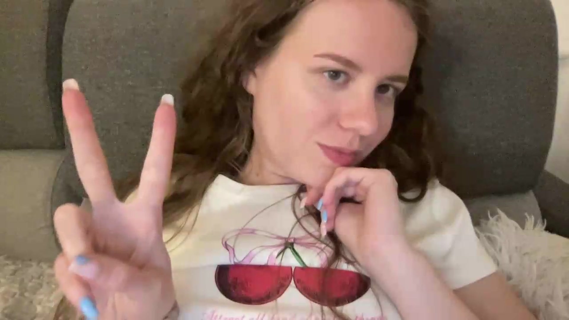 Gallery image thumbnail from BlueFlowerr's myfreecams stream on, 05/25/2026, 01:43 image 6 of 20