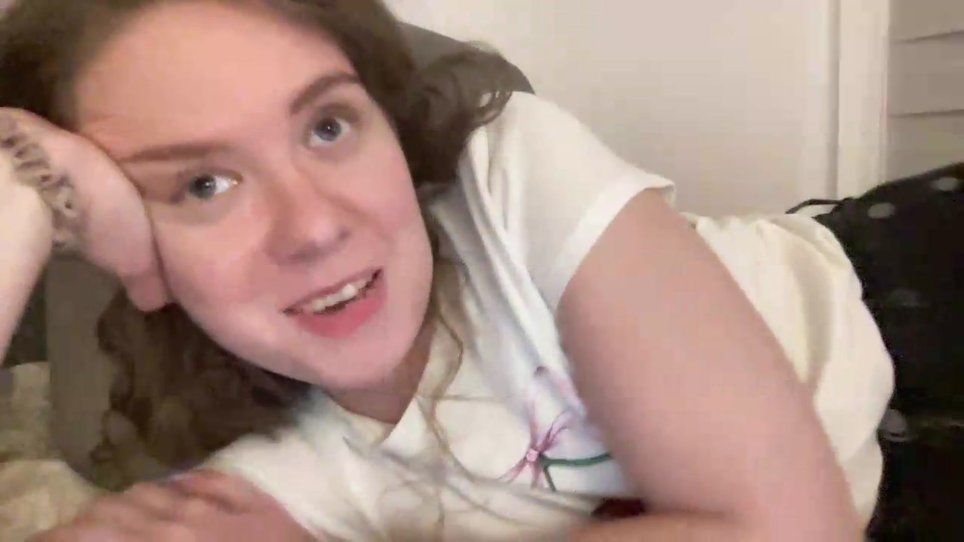 Gallery image thumbnail from BlueFlowerr's myfreecams stream on, 05/25/2026, 01:43 image 17 of 20