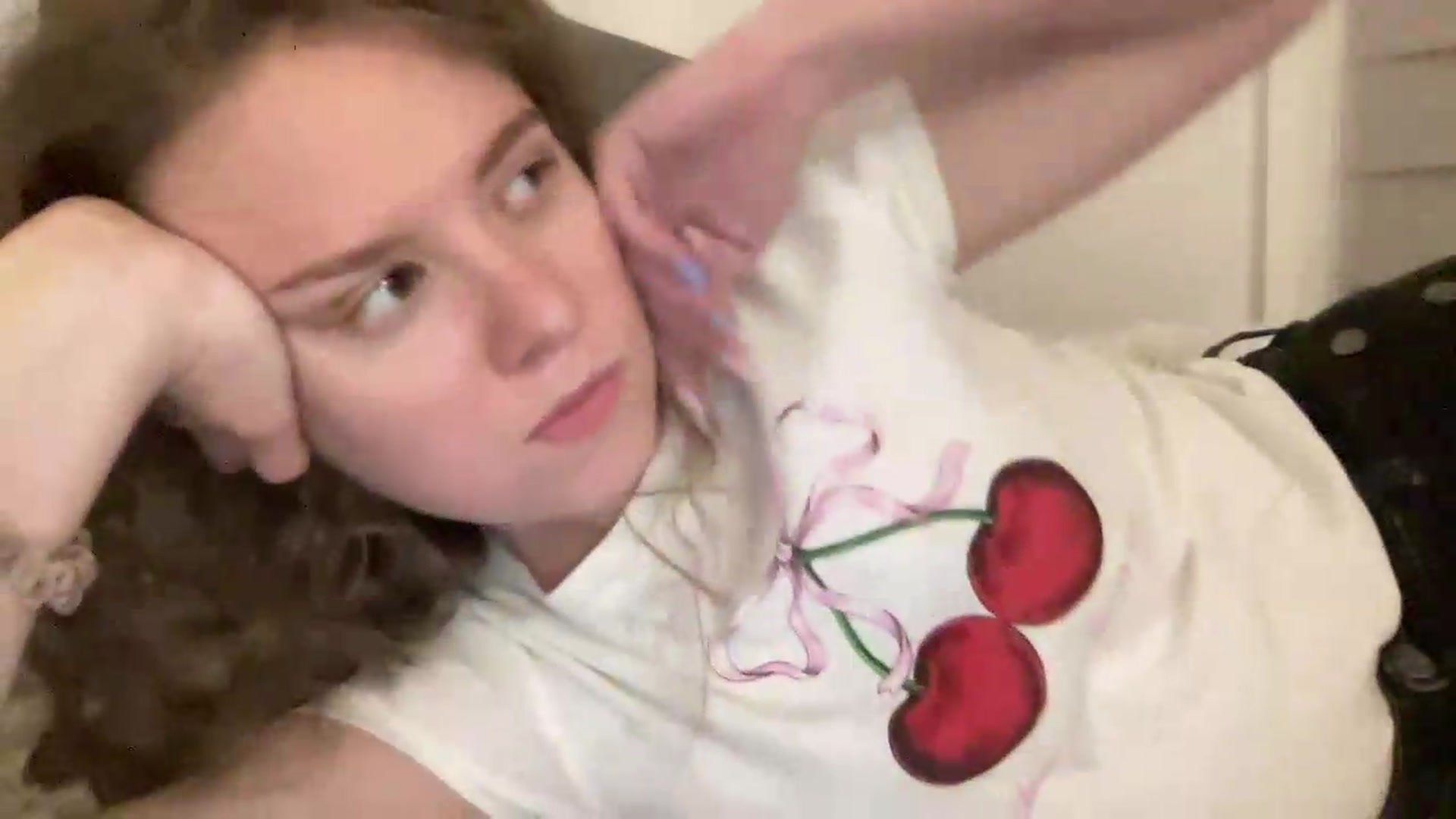 Gallery image thumbnail from BlueFlowerr's myfreecams stream on, 05/25/2026, 01:43 image 18 of 20