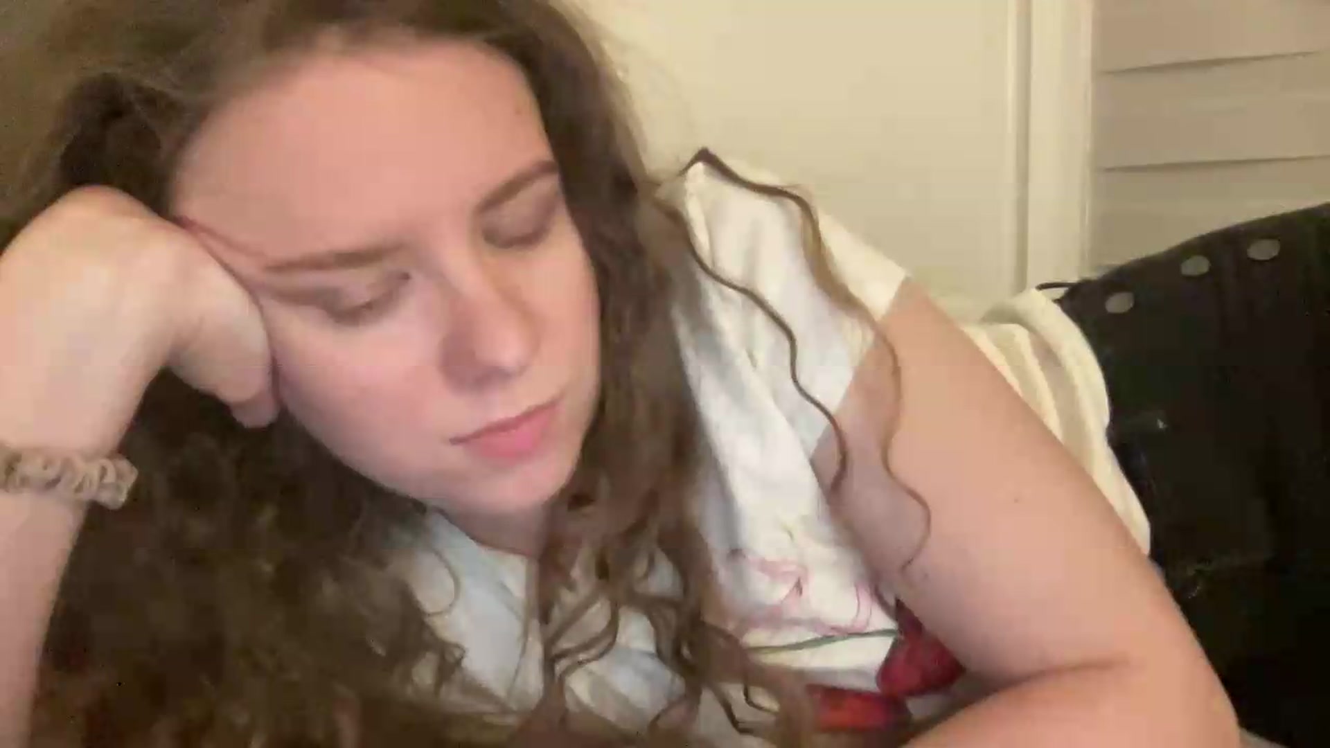 Gallery image thumbnail from BlueFlowerr's myfreecams stream on, 05/25/2026, 01:43 image 20 of 20