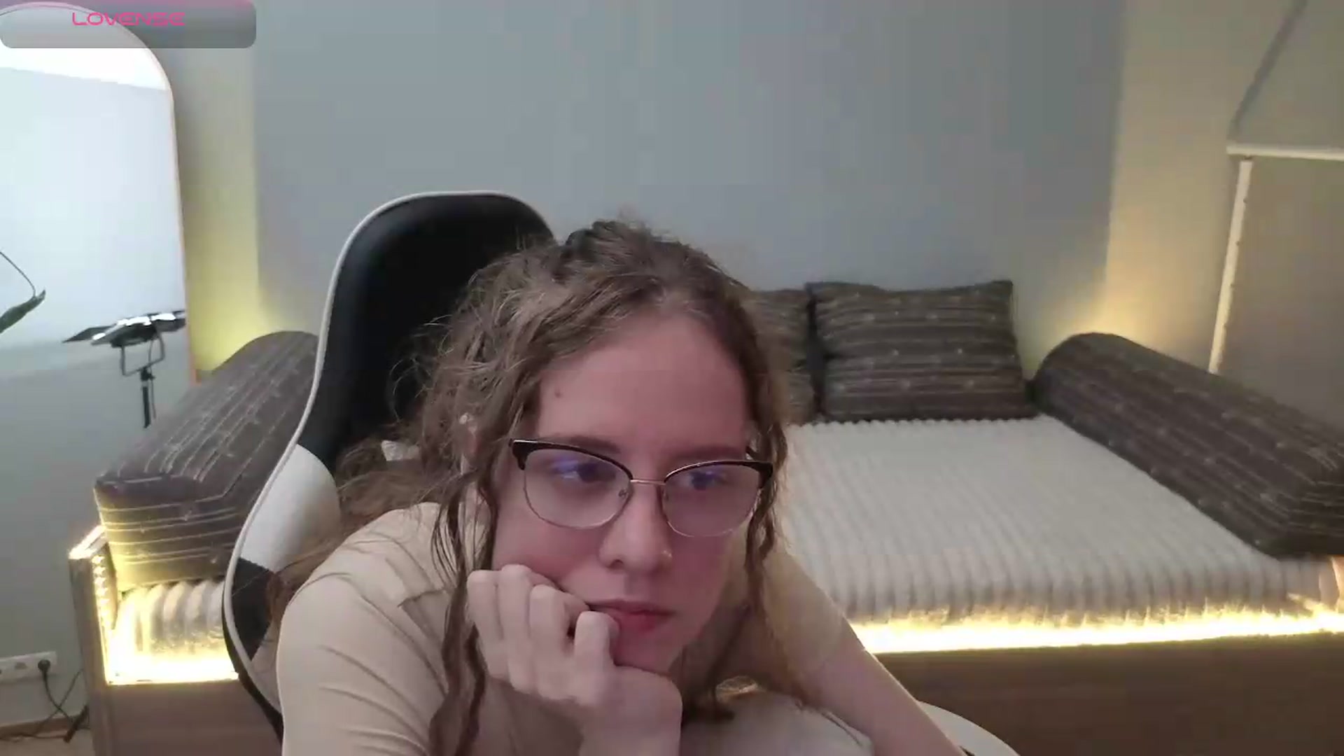 Gallery image thumbnail from BlueFlowerr's myfreecams stream on, 05/25/2026, 18:19 image 15 of 20