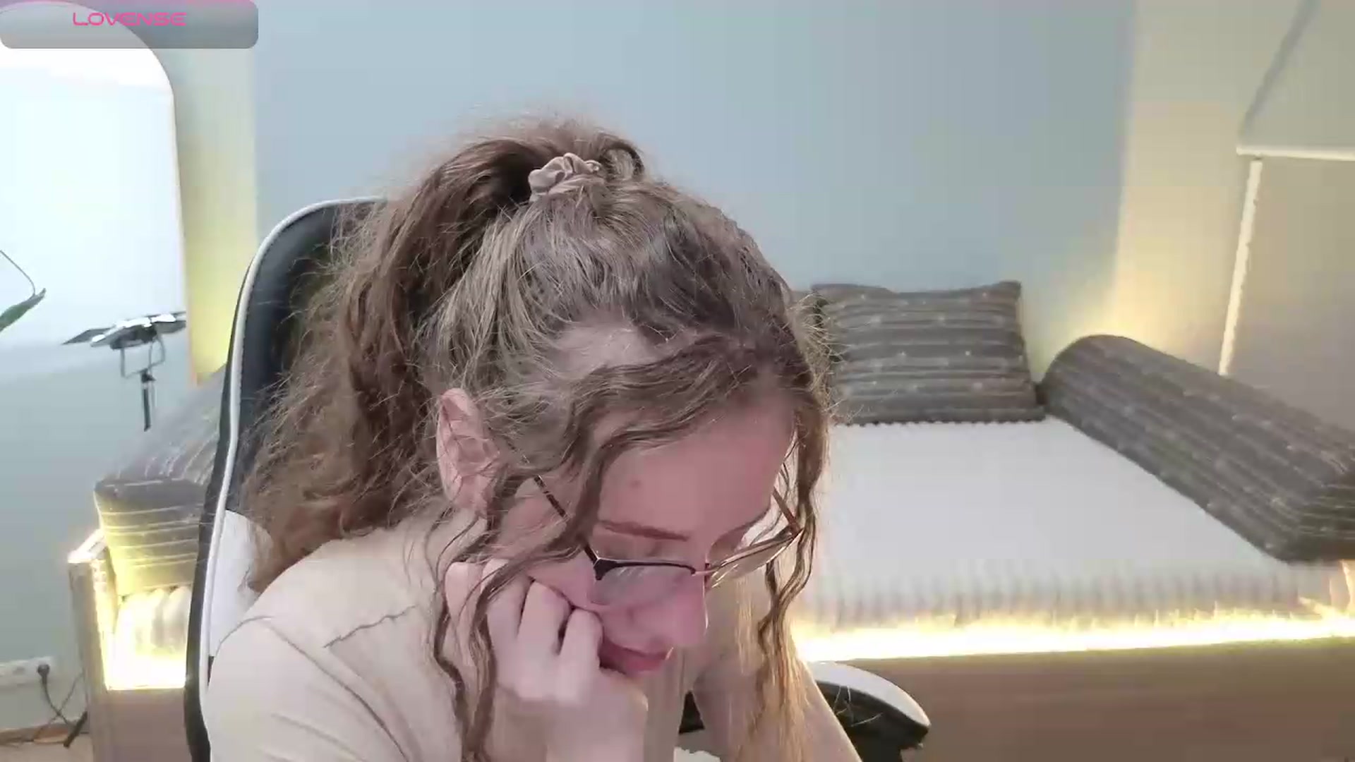 Gallery image thumbnail from BlueFlowerr's myfreecams stream on, 05/25/2026, 18:19 image 20 of 20