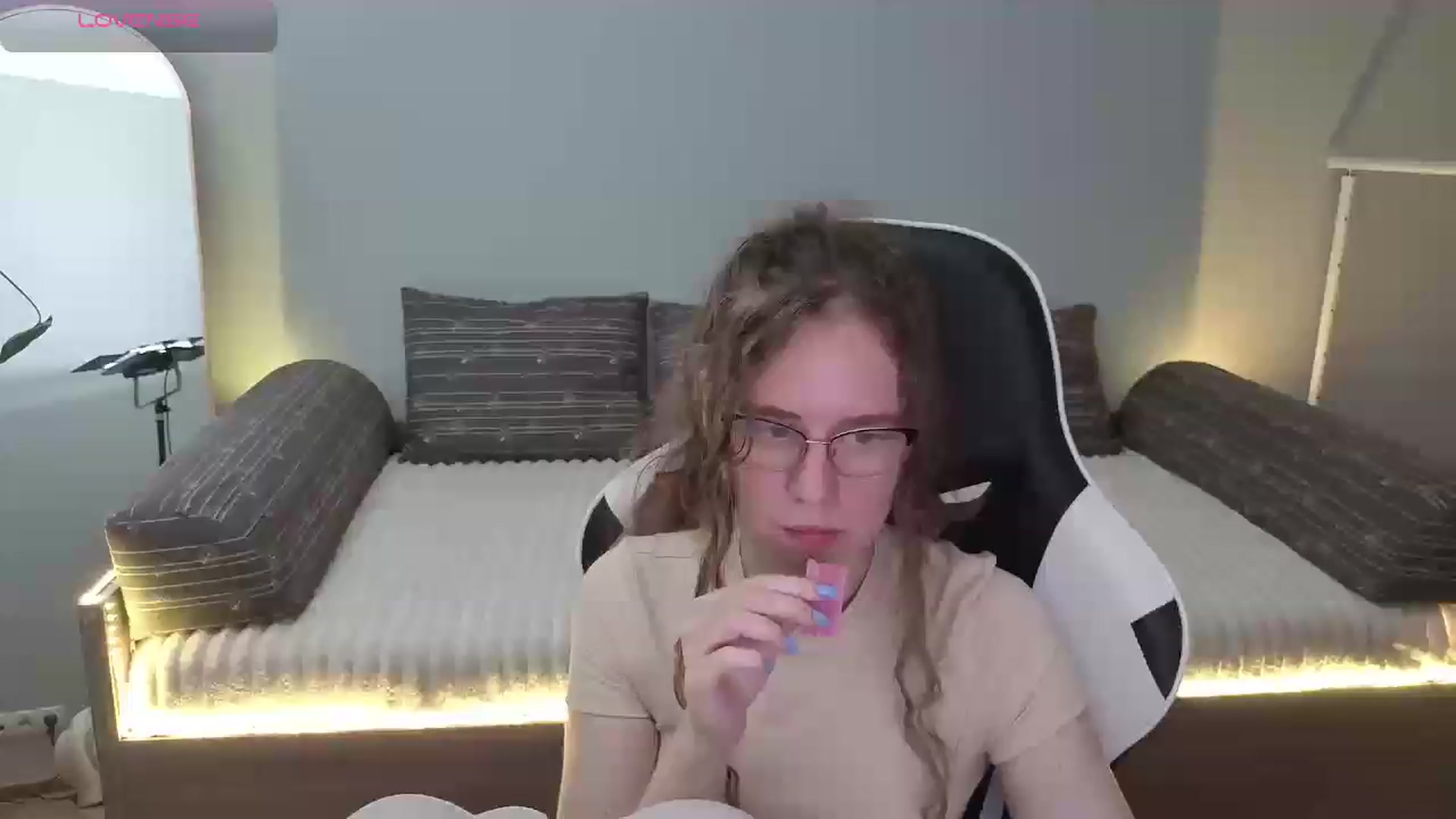 Gallery image thumbnail from BlueFlowerr's myfreecams stream on, 05/25/2026, 18:19 image 10 of 20
