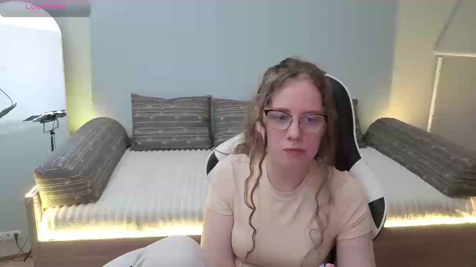Gallery image thumbnail from BlueFlowerr's myfreecams stream on, 05/25/2026, 18:19 image 13 of 20