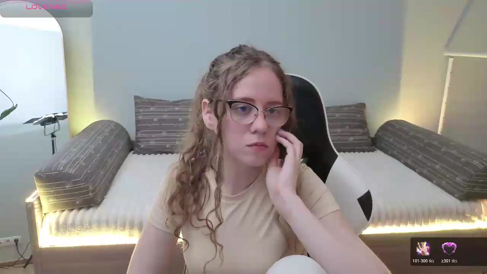 Gallery image thumbnail from BlueFlowerr's myfreecams stream on, 05/25/2026, 20:06 image 4 of 20