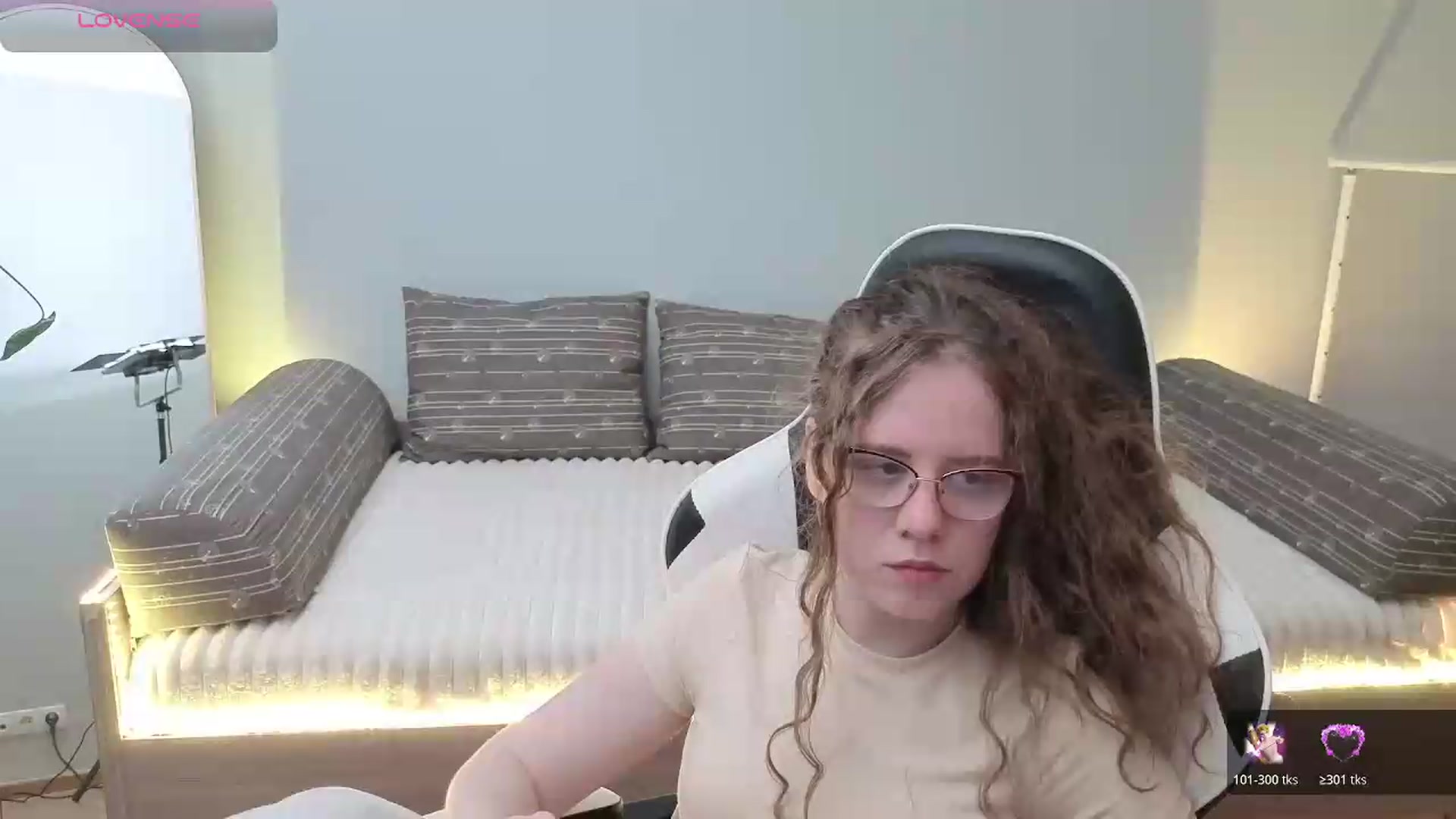 Gallery image thumbnail from BlueFlowerr's myfreecams stream on, 05/25/2026, 20:06 image 16 of 20