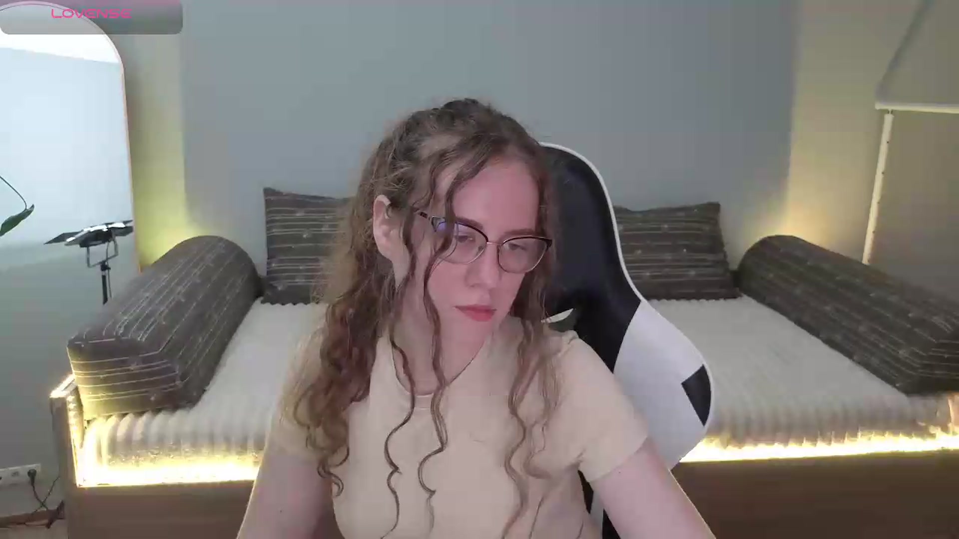 Gallery image thumbnail from BlueFlowerr's myfreecams stream on, 05/25/2026, 20:06 image 9 of 20