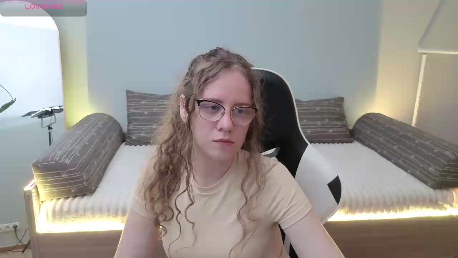 Gallery image thumbnail from BlueFlowerr's myfreecams stream on, 05/25/2026, 20:06 image 13 of 20