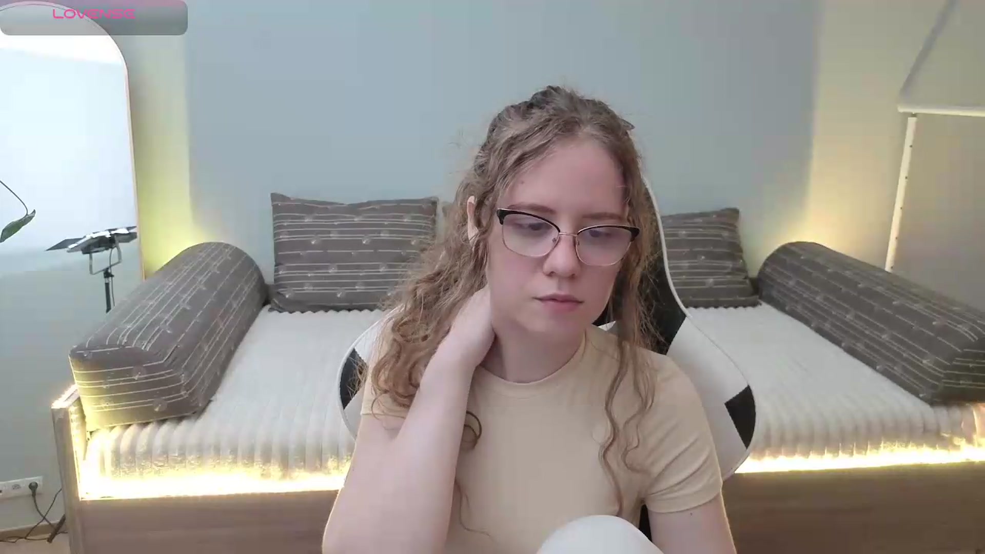 Gallery image thumbnail from BlueFlowerr's myfreecams stream on, 05/25/2026, 20:06 image 3 of 20